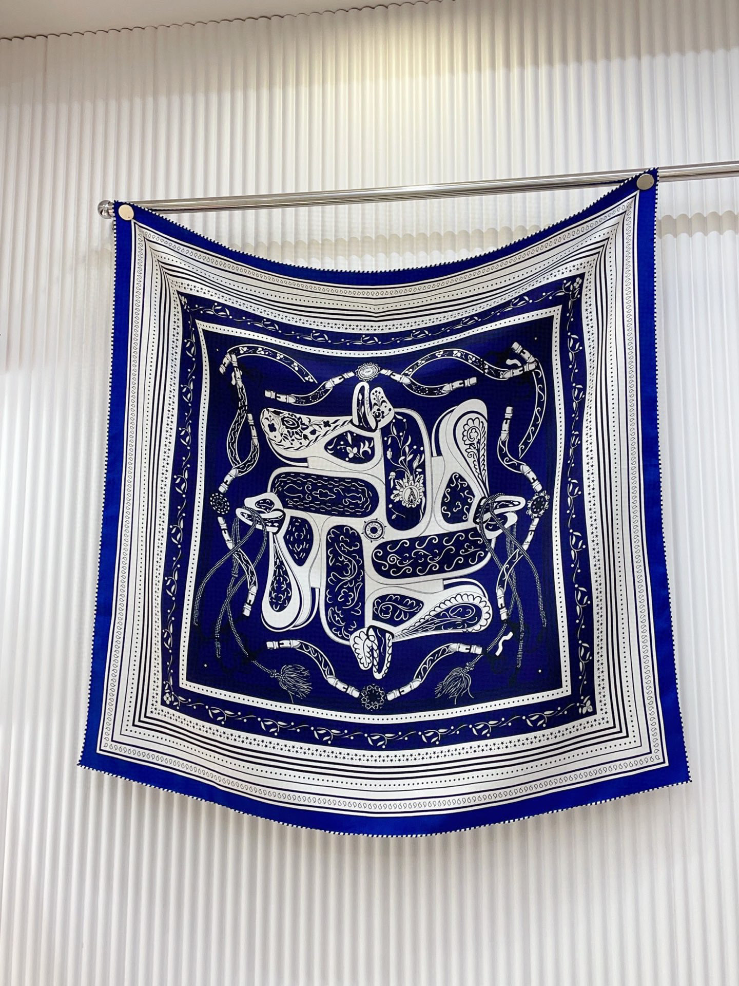 ✨✨【18姆米 双面同色】H**S真丝新款🆕👏👏买了都说好看‼️推荐💕【亚马逊的节日 90】真丝方巾，顶