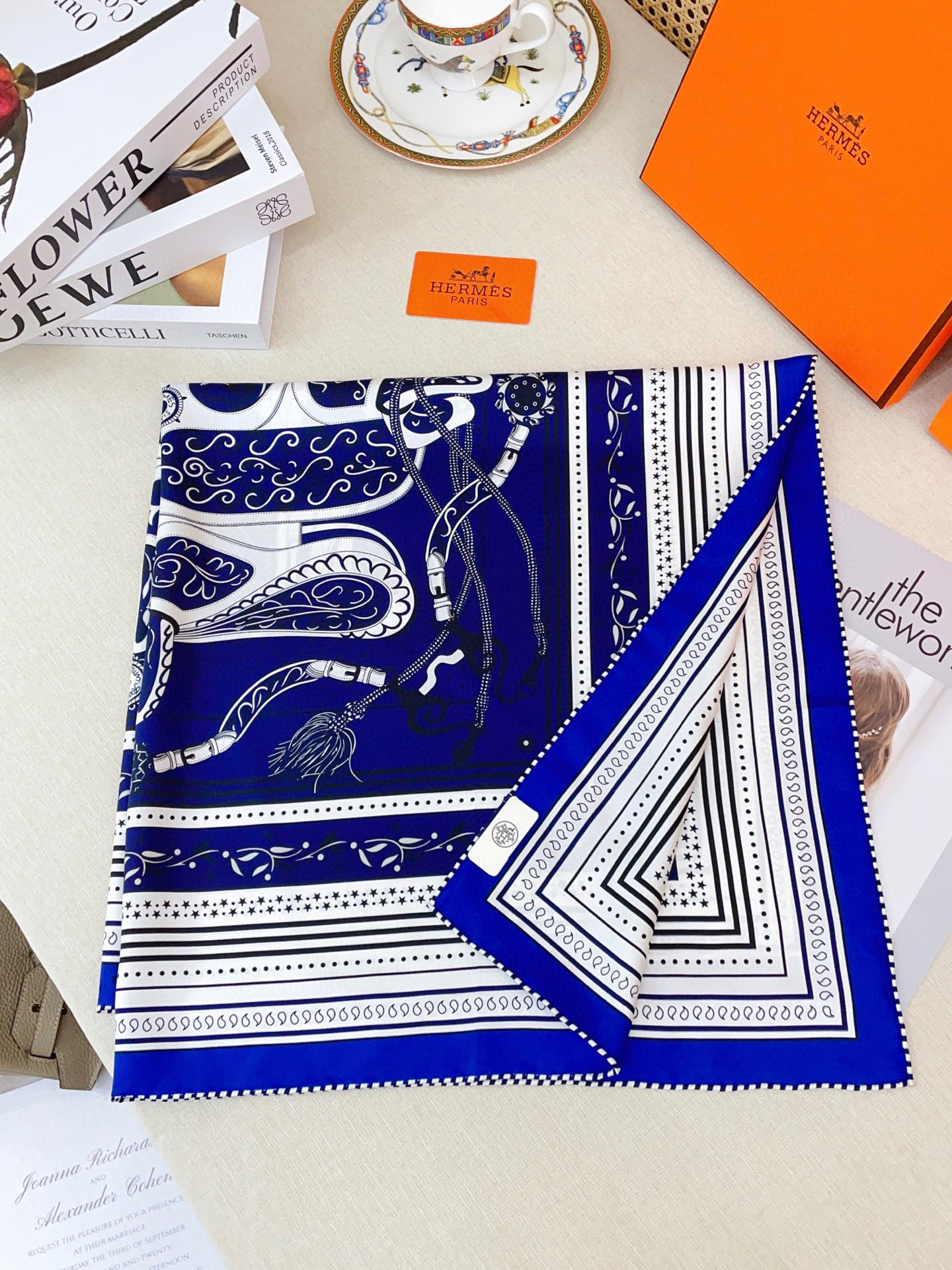 ✨✨【18姆米 双面同色】H**S真丝新款🆕👏👏买了都说好看‼️推荐💕【亚马逊的节日 90】真丝方巾，顶