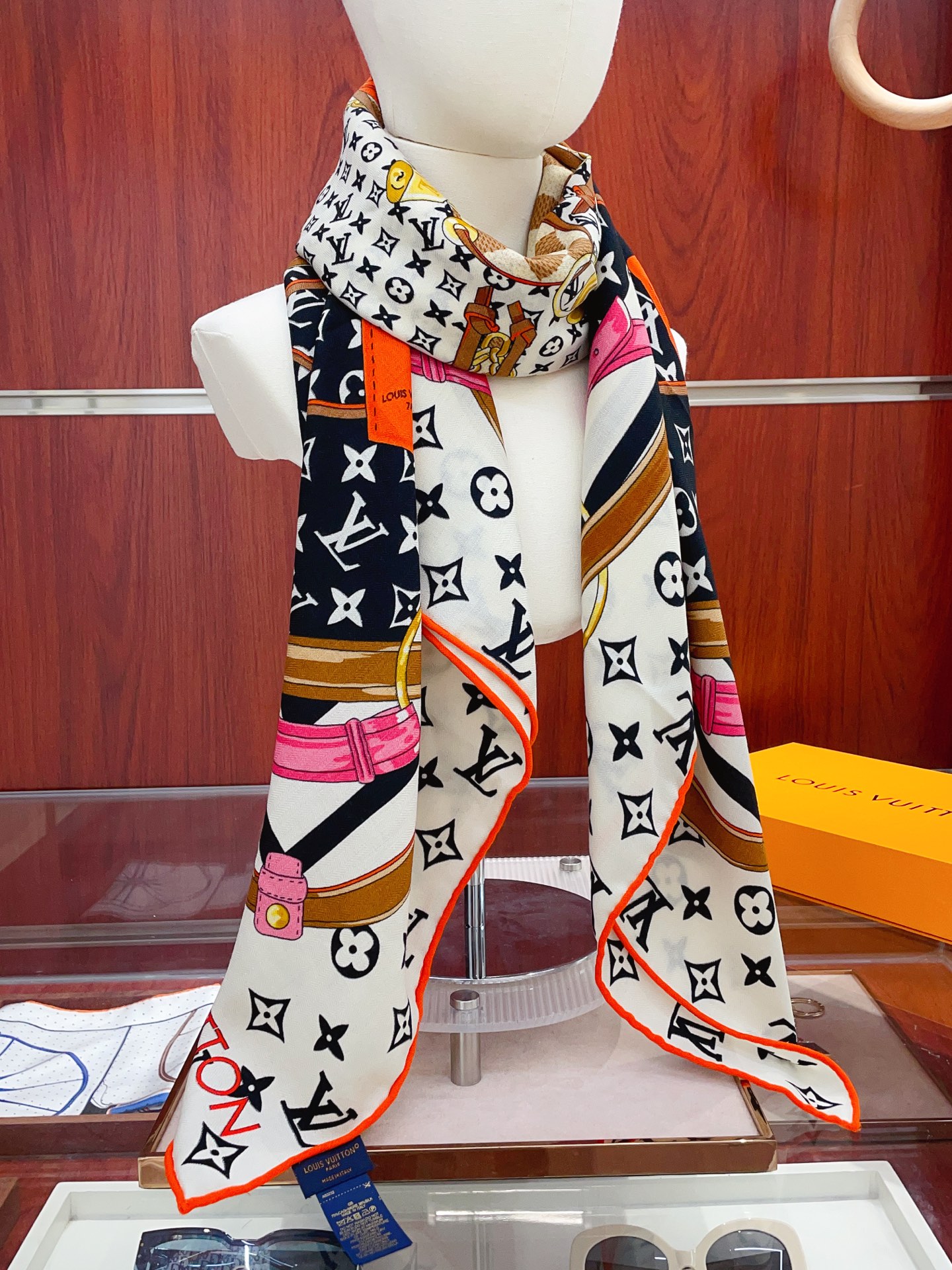 ✨✨【双面同色 丝毛款】L家羊绒新款 买了都说好看‼️推荐💕双面同色羊绒方巾‼️驴家ZG爆款🎁💟立体呈现