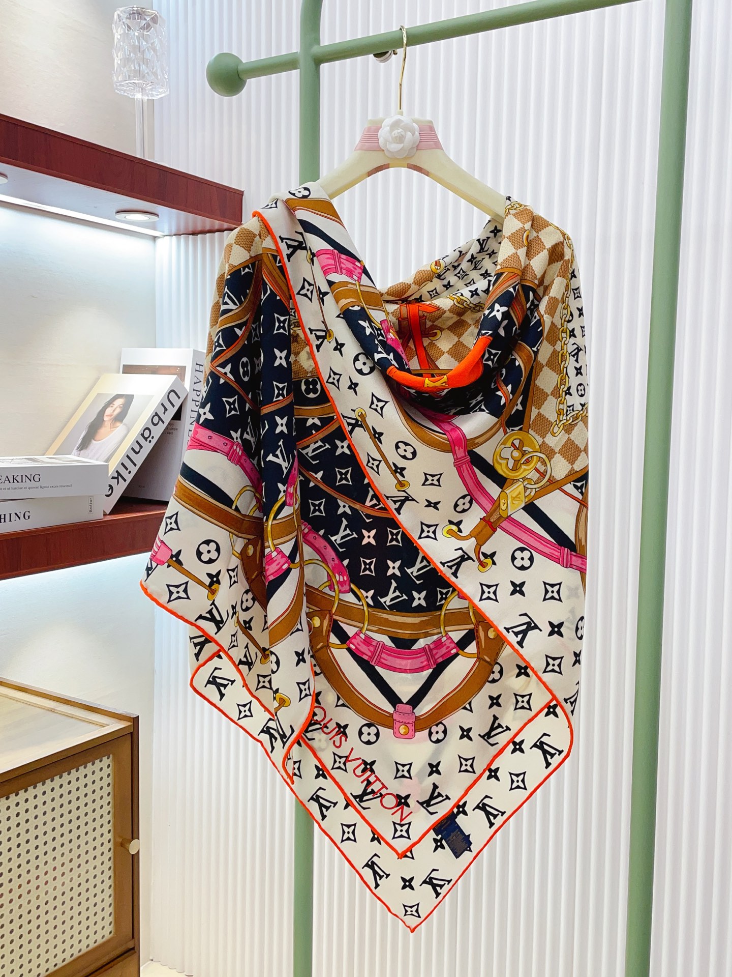 ✨✨【双面同色 丝毛款】L家羊绒新款 买了都说好看‼️推荐💕双面同色羊绒方巾‼️驴家ZG爆款🎁💟立体呈现