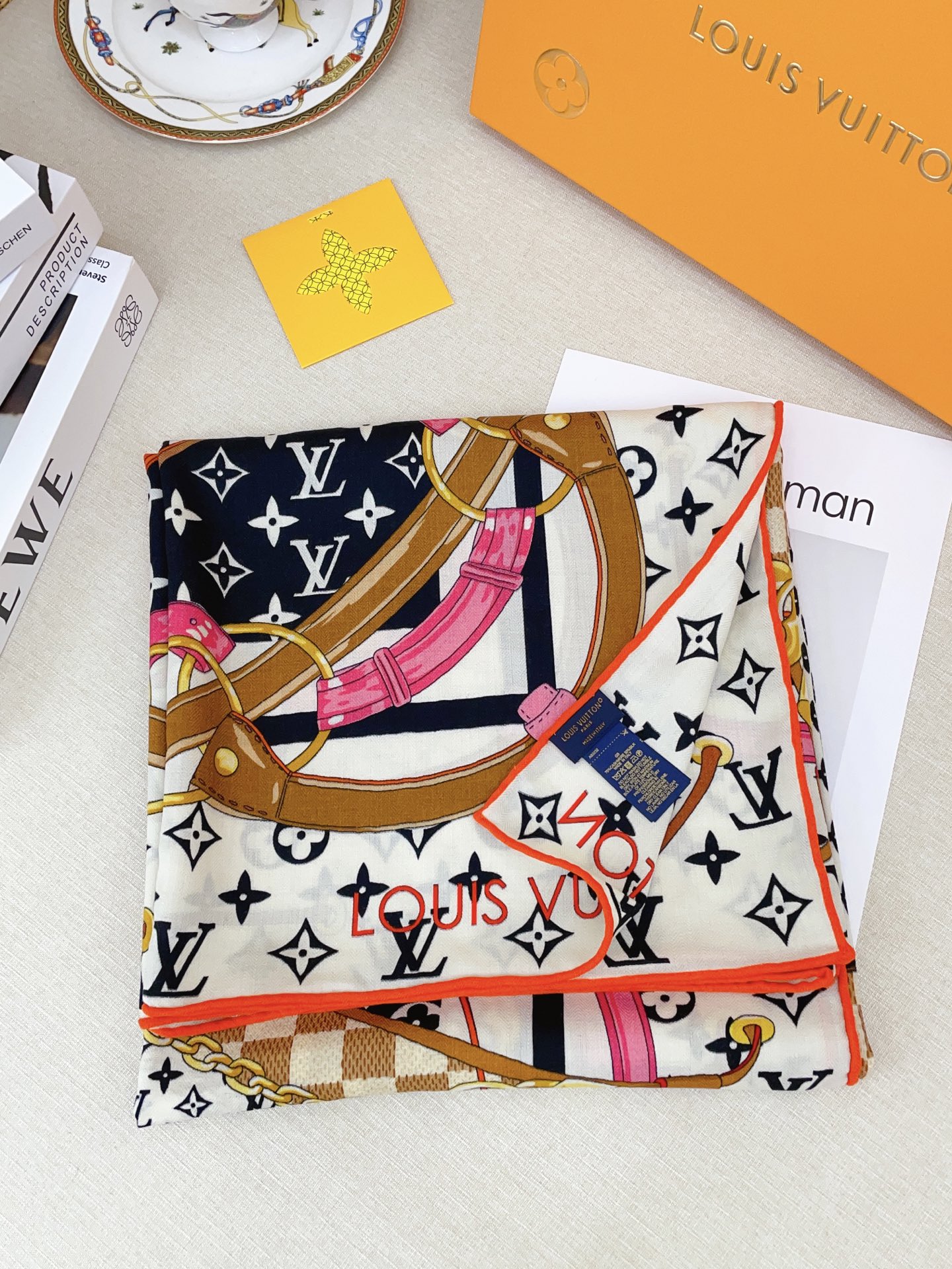 ✨✨【双面同色 丝毛款】L家羊绒新款 买了都说好看‼️推荐💕双面同色羊绒方巾‼️驴家ZG爆款🎁💟立体呈现