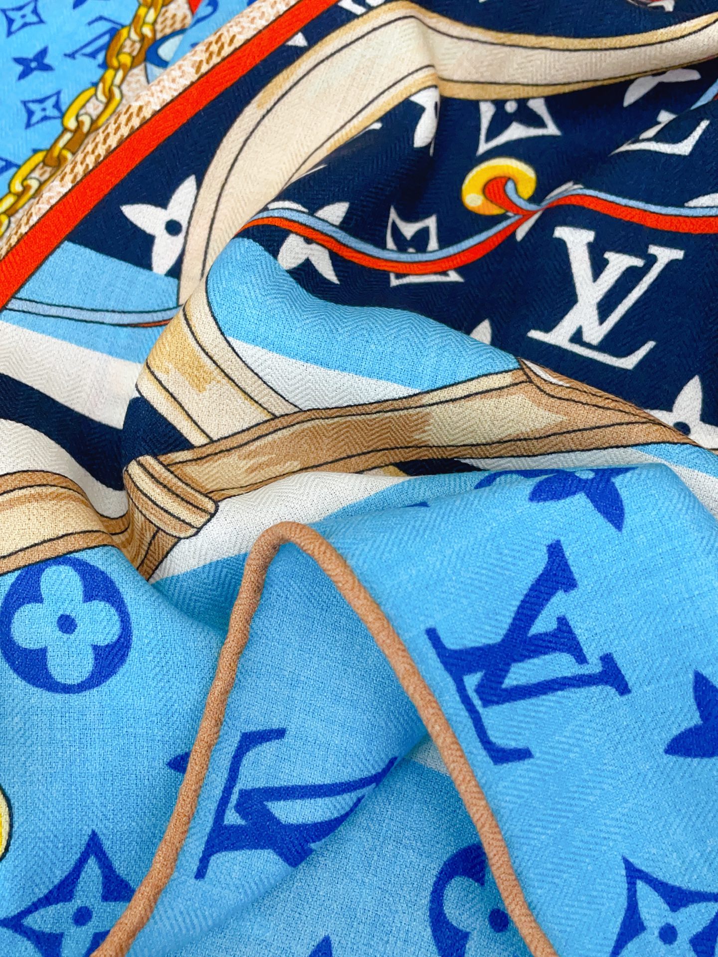 ✨✨【双面同色 丝毛款】L家羊绒新款 买了都说好看‼️推荐💕双面同色羊绒方巾‼️驴家ZG爆款🎁💟立体呈现