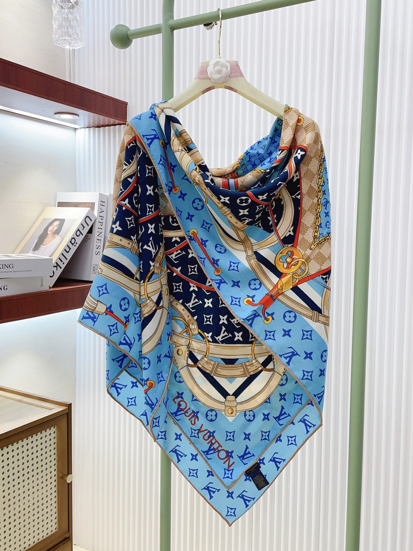 ✨✨【双面同色 丝毛款】L家羊绒新款 买了都说好看‼️推荐💕双面同色羊绒方巾‼️驴家ZG爆款🎁💟立体呈现