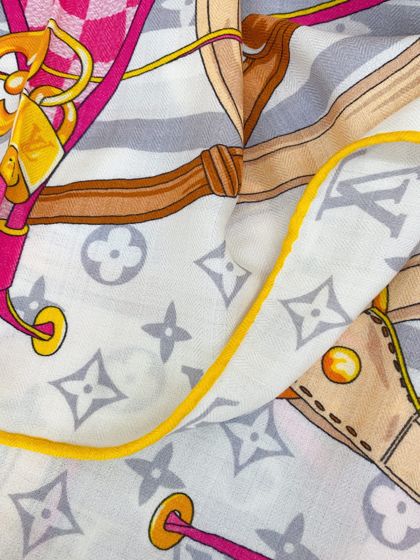 ✨✨【双面同色 丝毛款】L家羊绒新款 买了都说好看‼️推荐💕双面同色羊绒方巾‼️驴家ZG爆款🎁💟立体呈现