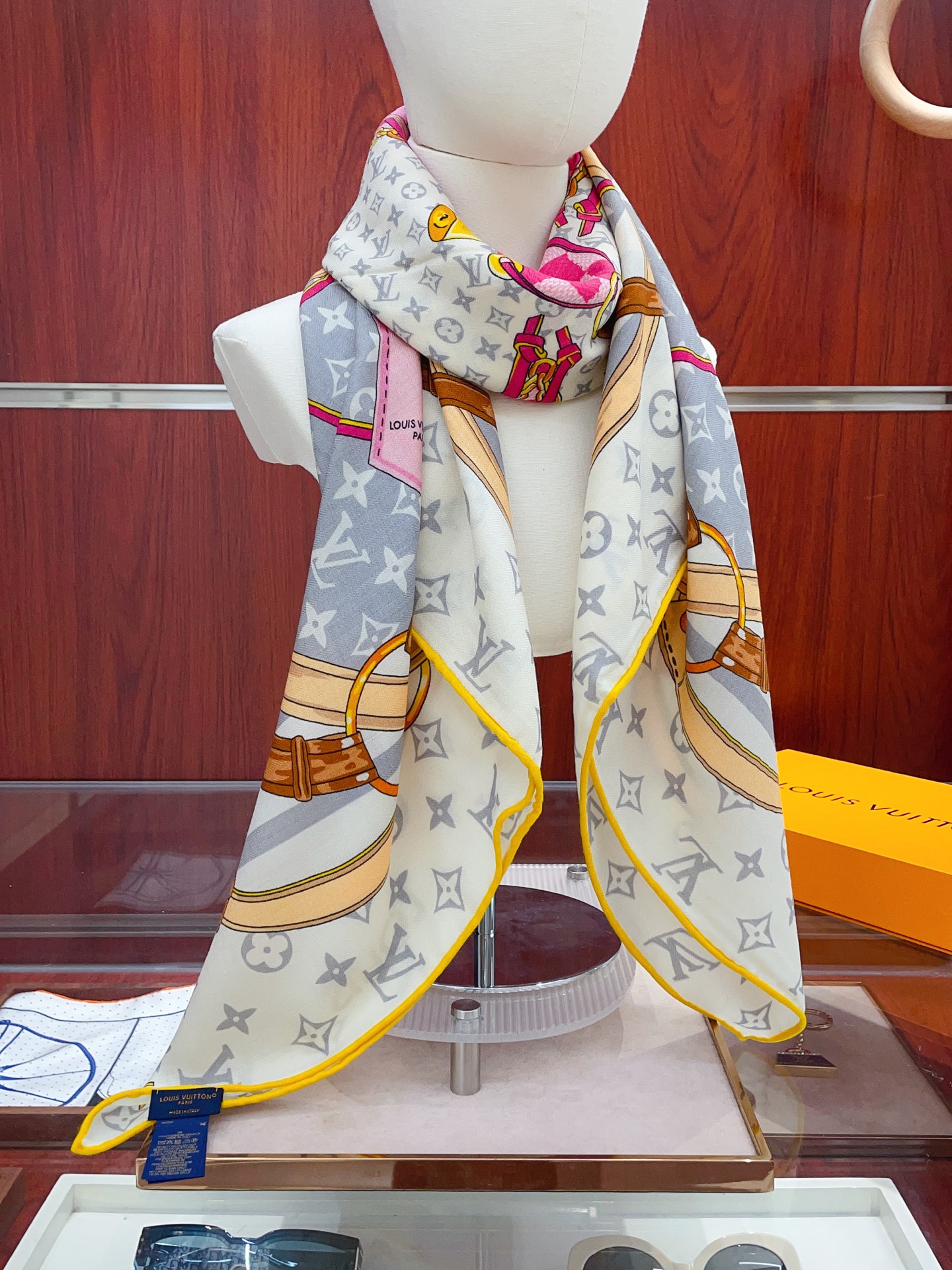 ✨✨【双面同色 丝毛款】L家羊绒新款 买了都说好看‼️推荐💕双面同色羊绒方巾‼️驴家ZG爆款🎁💟立体呈现