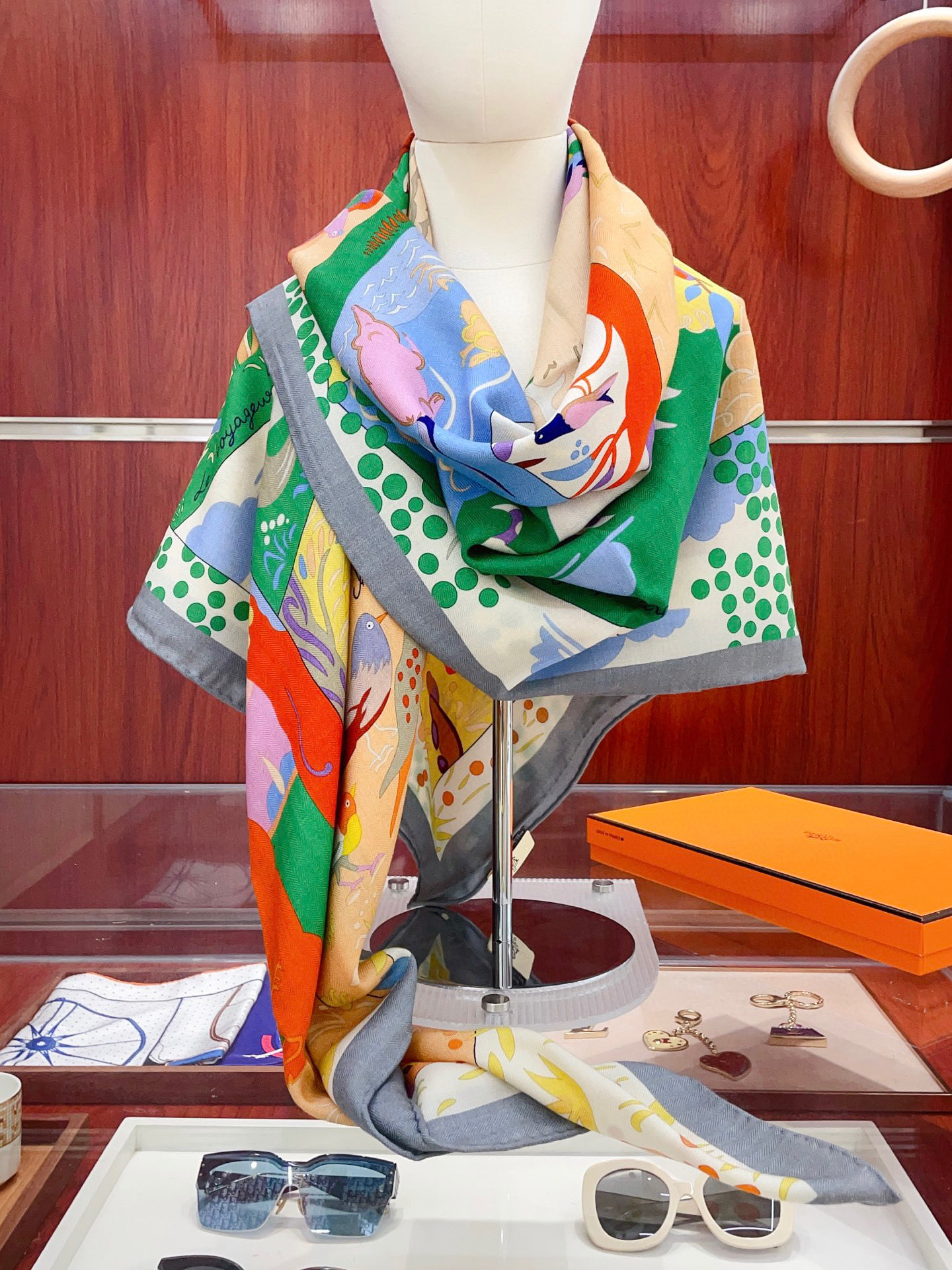 NO:342268,[Double-sided same color silk wool style] H home cashmere new style, recommended after buying it [Aesop Fable Picture Book] Cashmere square scarf H home ZG hit three-dimensional presentation pattern and pattern real high grade special craftsmanship and high-end research and development stunningly come out Special cutting-edge technology processing is loved by white and rich beauty. Whether it is quality, style, price, they scream, super high cost performance, absolutely worth buying. Size 140cm*140cm, 70 cashmere silk high-version scarf, high-version scarf, real silk,19860909【双面同色 丝毛款】H家羊绒新款 买了都说好看推荐【伊索寓言绘本】羊绒方巾H家ZG爆款立体呈现图案纹路实物档次极高特殊工艺高端研发惊艳问世特殊尖端工艺处理受到白富美的喜欢 无论是品质 款式 价格都令大牌控的她们尖叫 超高性价比 绝对值得入手尺寸140cm*140cm,70羊绒真丝高版本围巾,高版本围巾,real silk,scarf