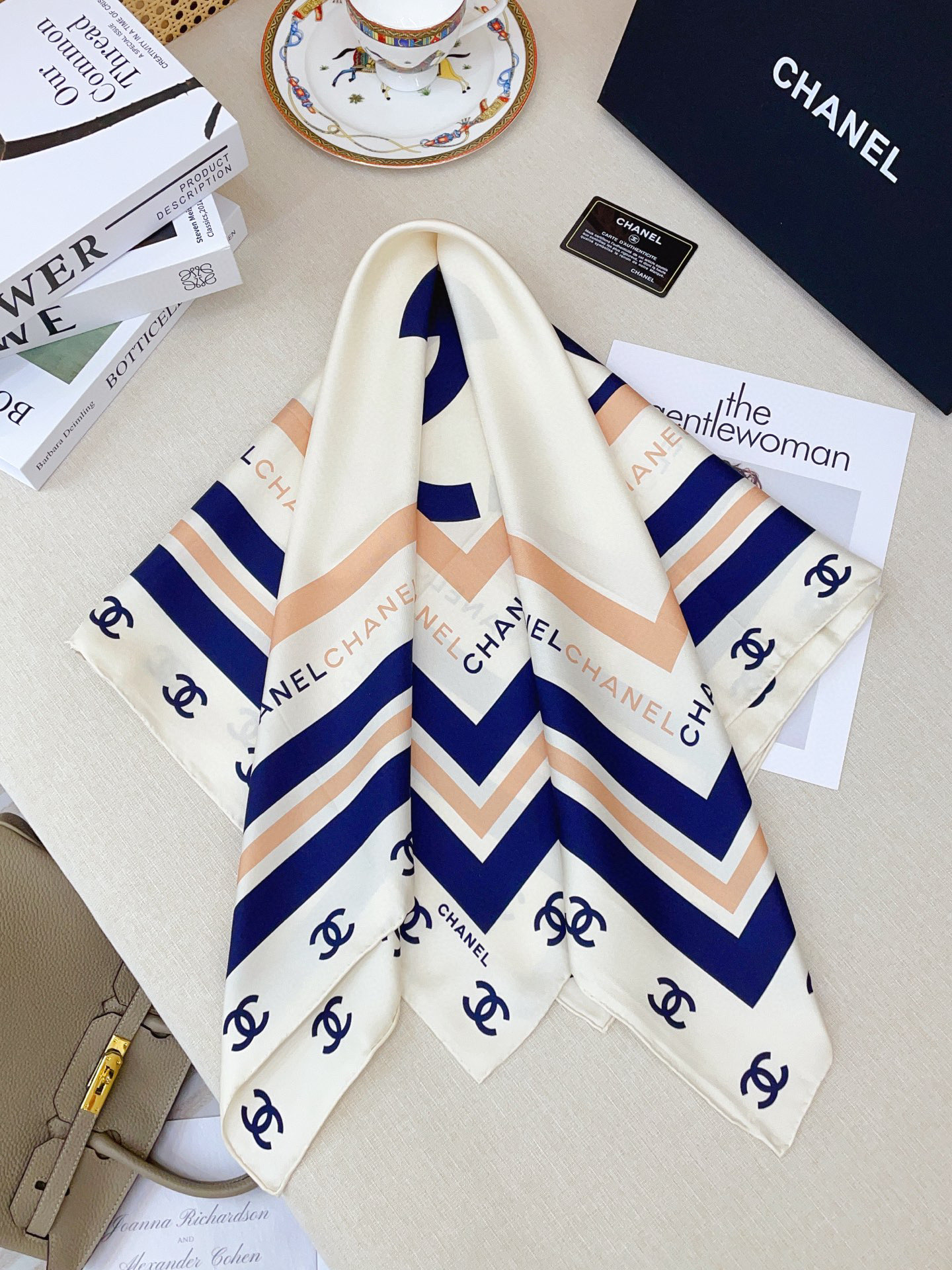 ✨✨【18姆米 双面同色】新款小香‼️美翻了流泪最新御用殿堂级极品‼️经典元素图案设计风格❗️美丽至极 