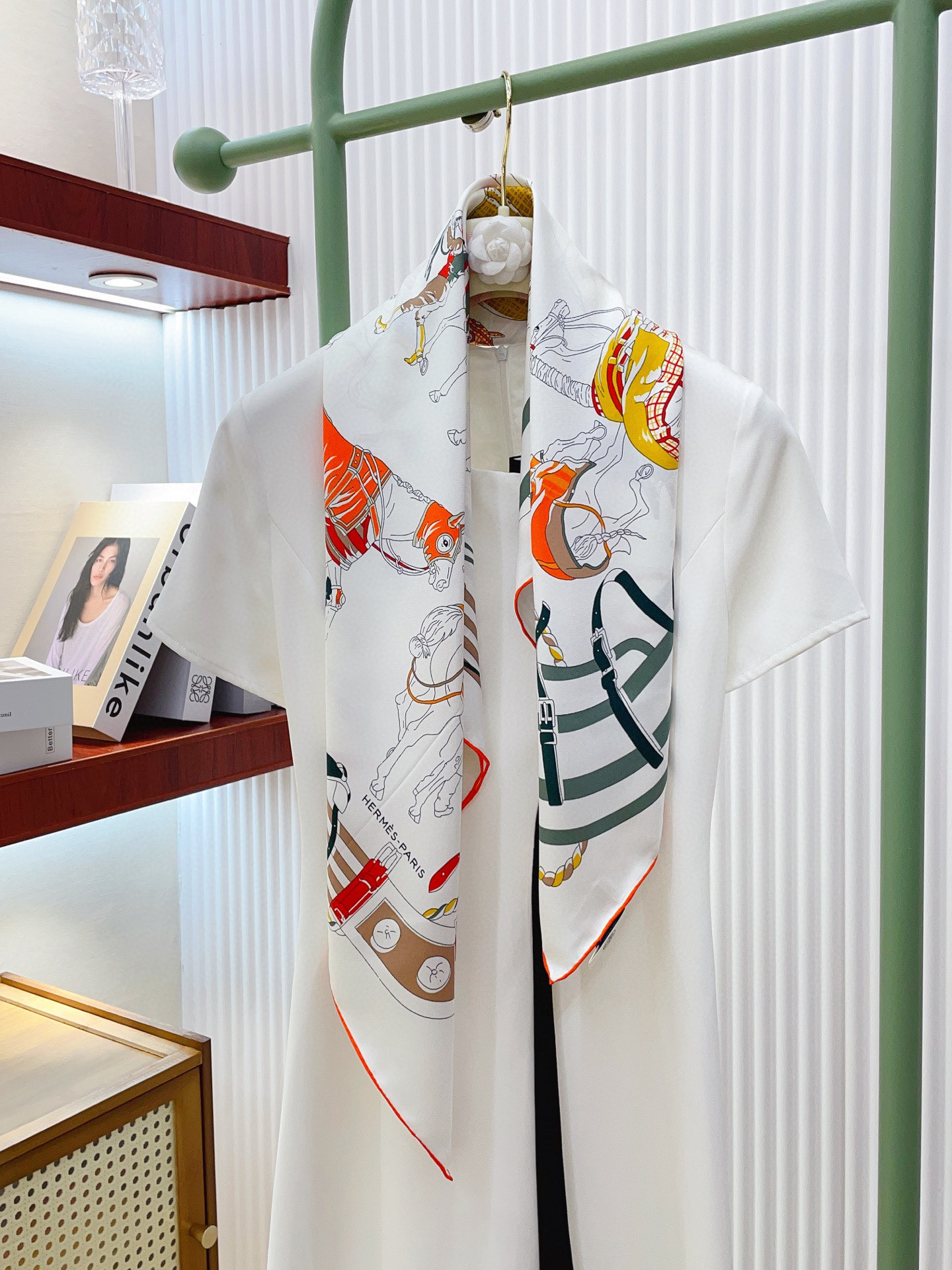 ✨✨【18姆米 双面同色】H**S真丝新款🆕👏👏买了都说好看‼️推荐💕【圆场漫步90】真丝方巾，顶级工艺