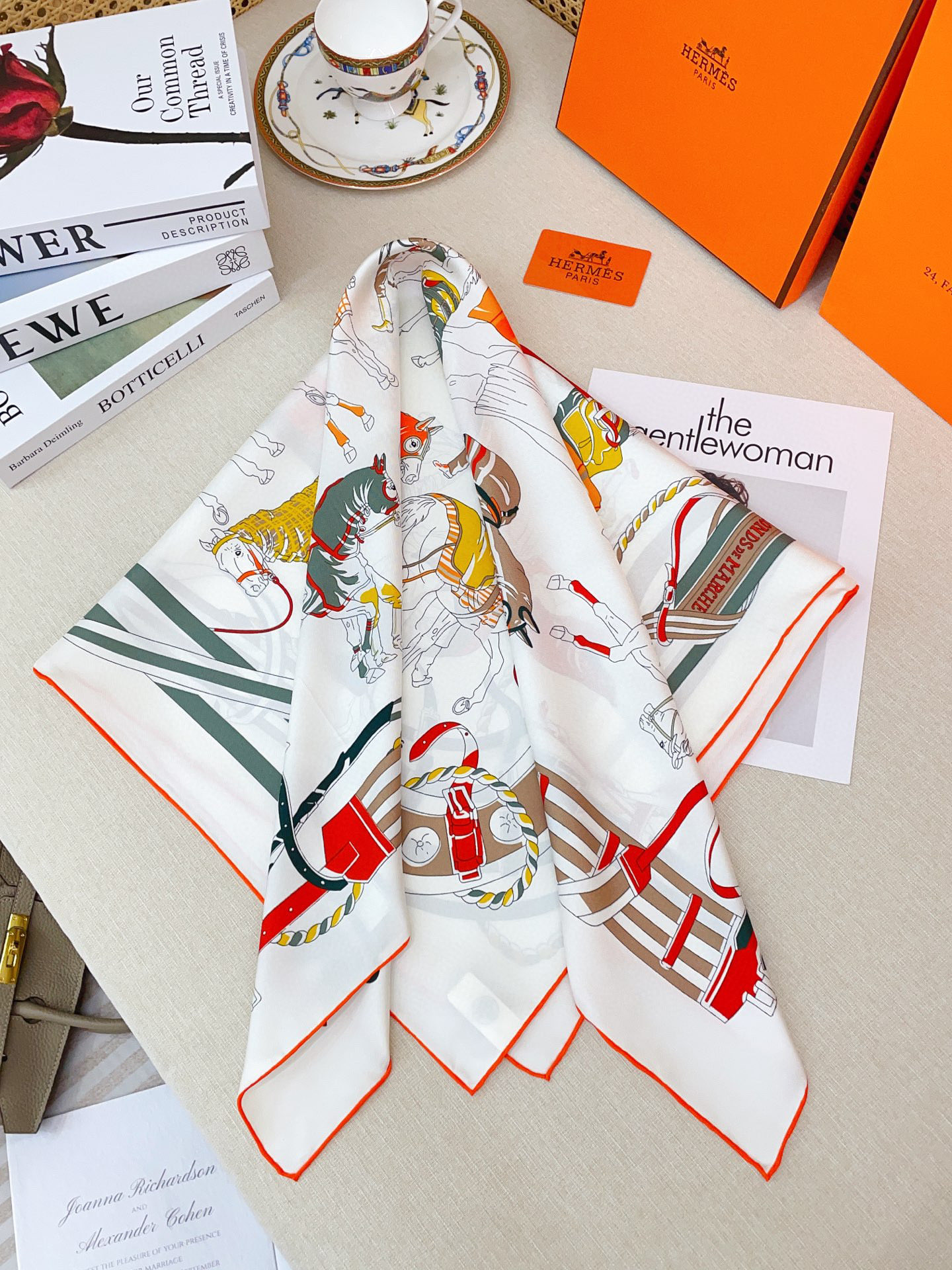 ✨✨【18姆米 双面同色】H**S真丝新款🆕👏👏买了都说好看‼️推荐💕【圆场漫步90】真丝方巾，顶级工艺