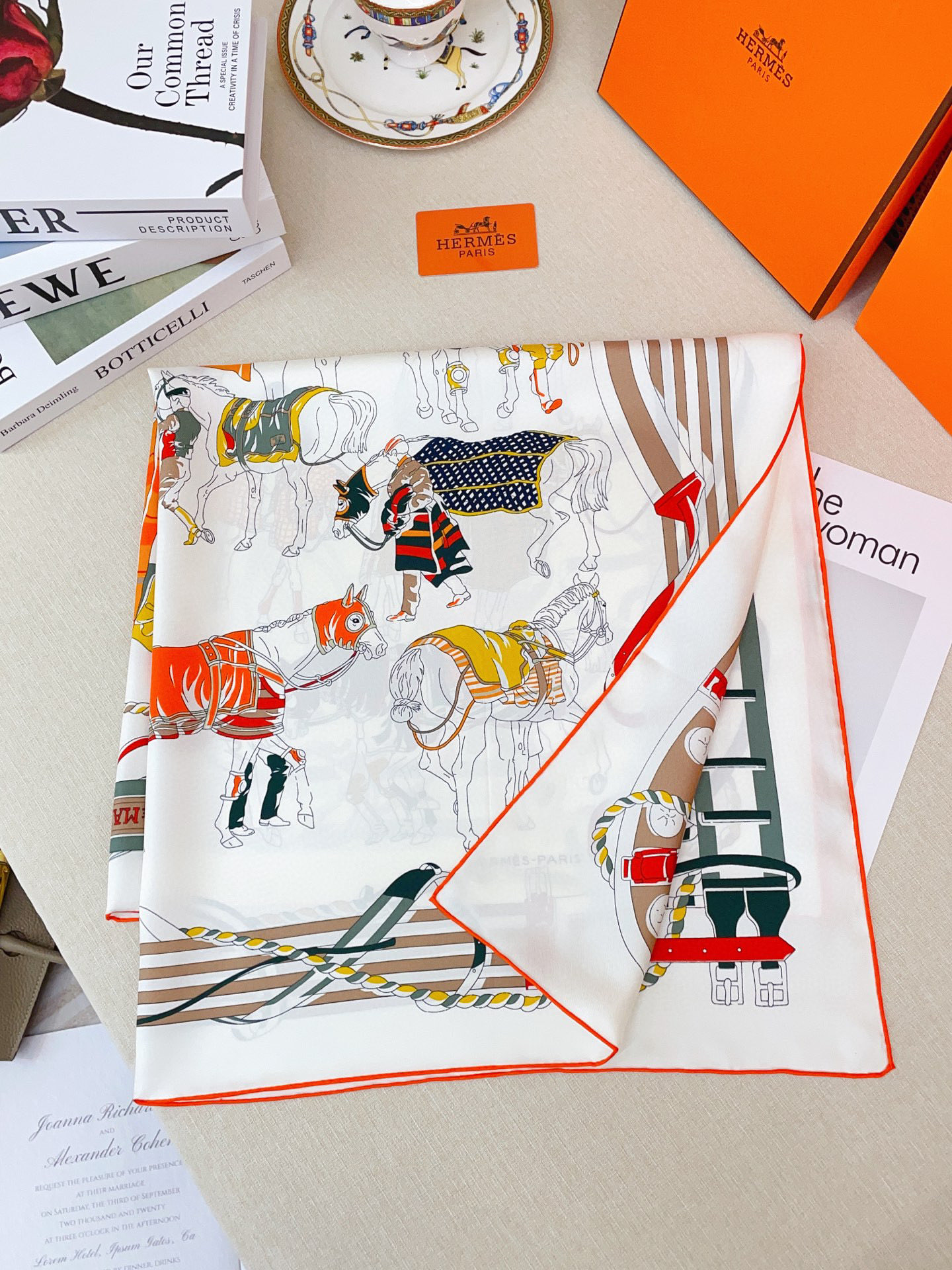 ✨✨【18姆米 双面同色】H**S真丝新款🆕👏👏买了都说好看‼️推荐💕【圆场漫步90】真丝方巾，顶级工艺