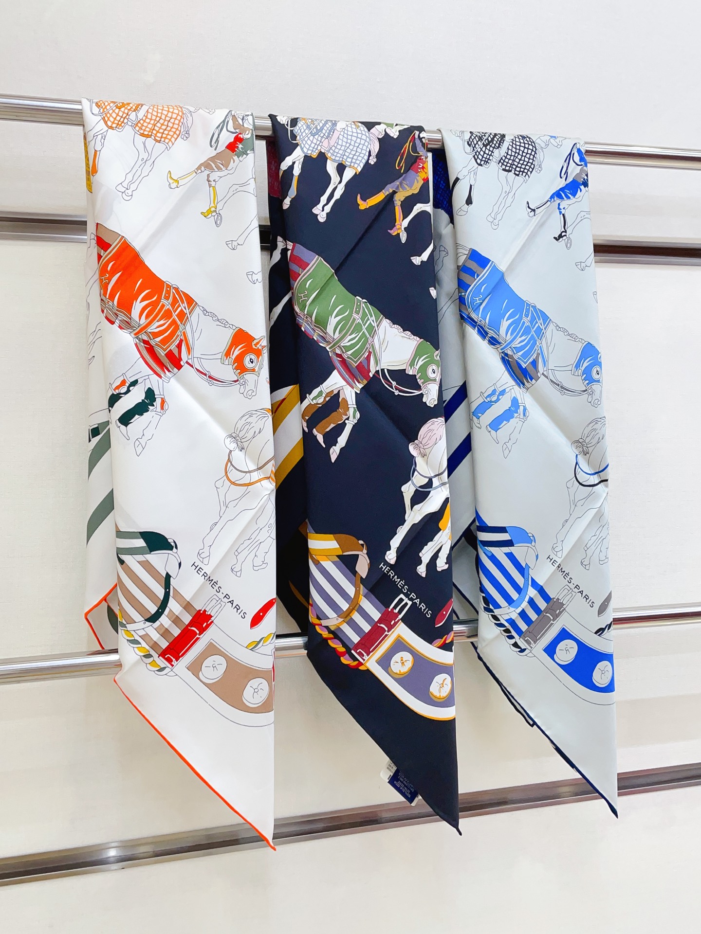 ✨✨【18姆米 双面同色】H**S真丝新款🆕👏👏买了都说好看‼️推荐💕【圆场漫步90】真丝方巾，顶级工艺