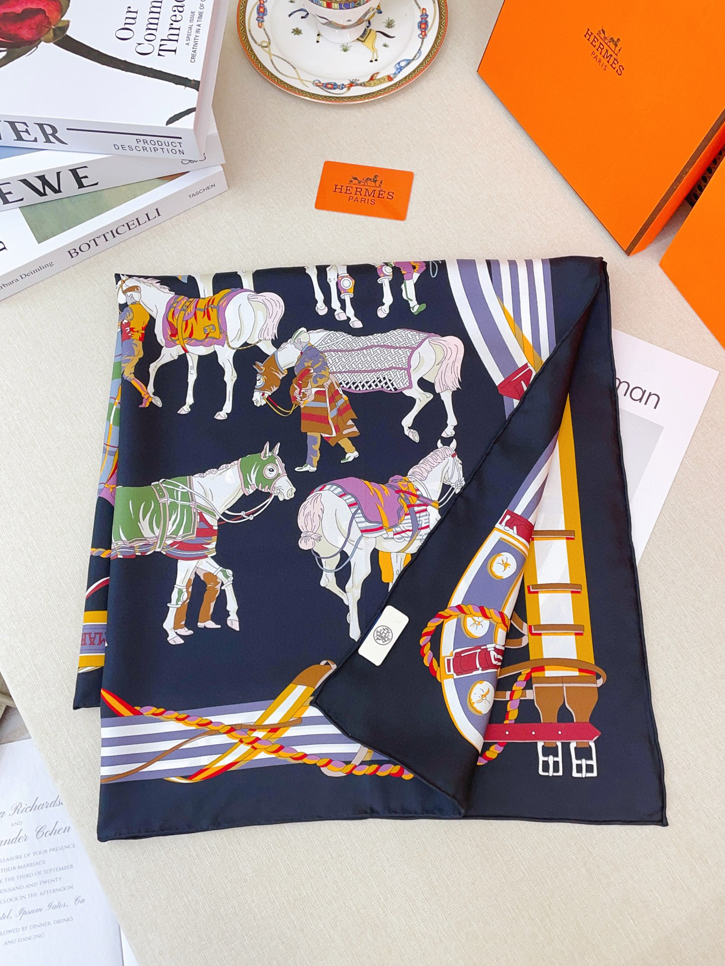 ✨✨【18姆米 双面同色】H**S真丝新款🆕👏👏买了都说好看‼️推荐💕【圆场漫步90】真丝方巾，顶级工艺