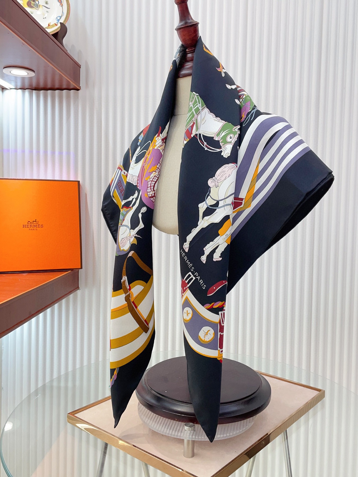 ✨✨【18姆米 双面同色】H**S真丝新款🆕👏👏买了都说好看‼️推荐💕【圆场漫步90】真丝方巾，顶级工艺