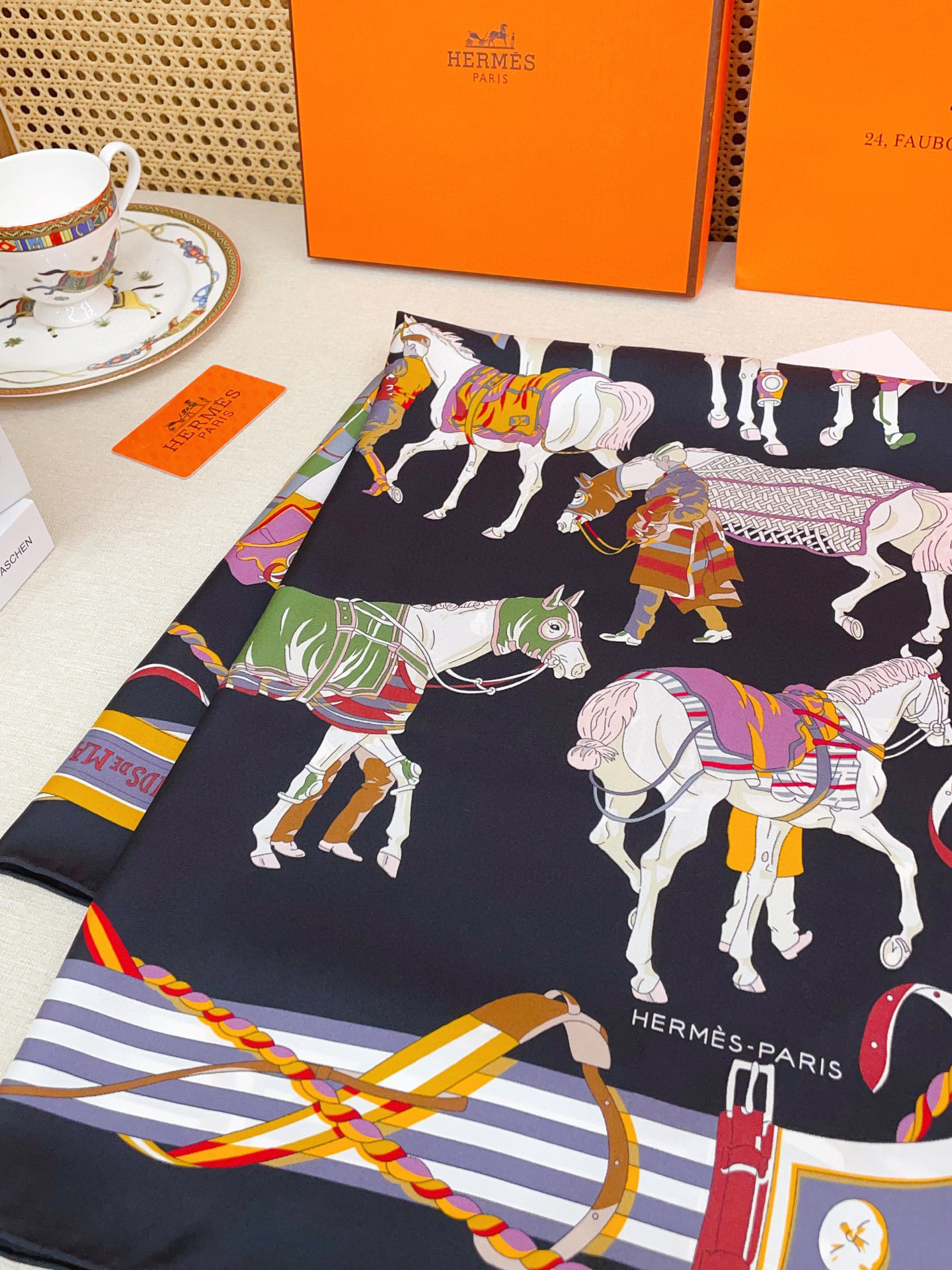 ✨✨【18姆米 双面同色】H**S真丝新款🆕👏👏买了都说好看‼️推荐💕【圆场漫步90】真丝方巾，顶级工艺