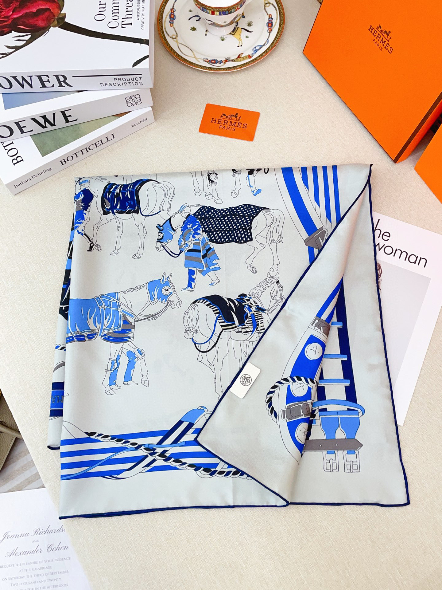 ✨✨【18姆米 双面同色】H**S真丝新款🆕👏👏买了都说好看‼️推荐💕【圆场漫步90】真丝方巾，顶级工艺