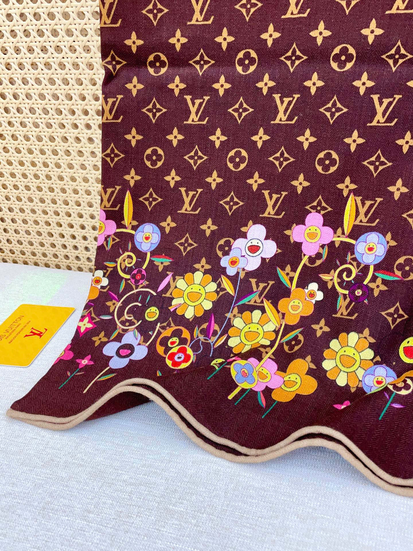 ✨✨【双面同色 丝毛款】L家羊绒新款 买了都说好看‼️推荐💕双面同色羊绒方巾‼️驴家ZG爆款🎁💟立体呈现