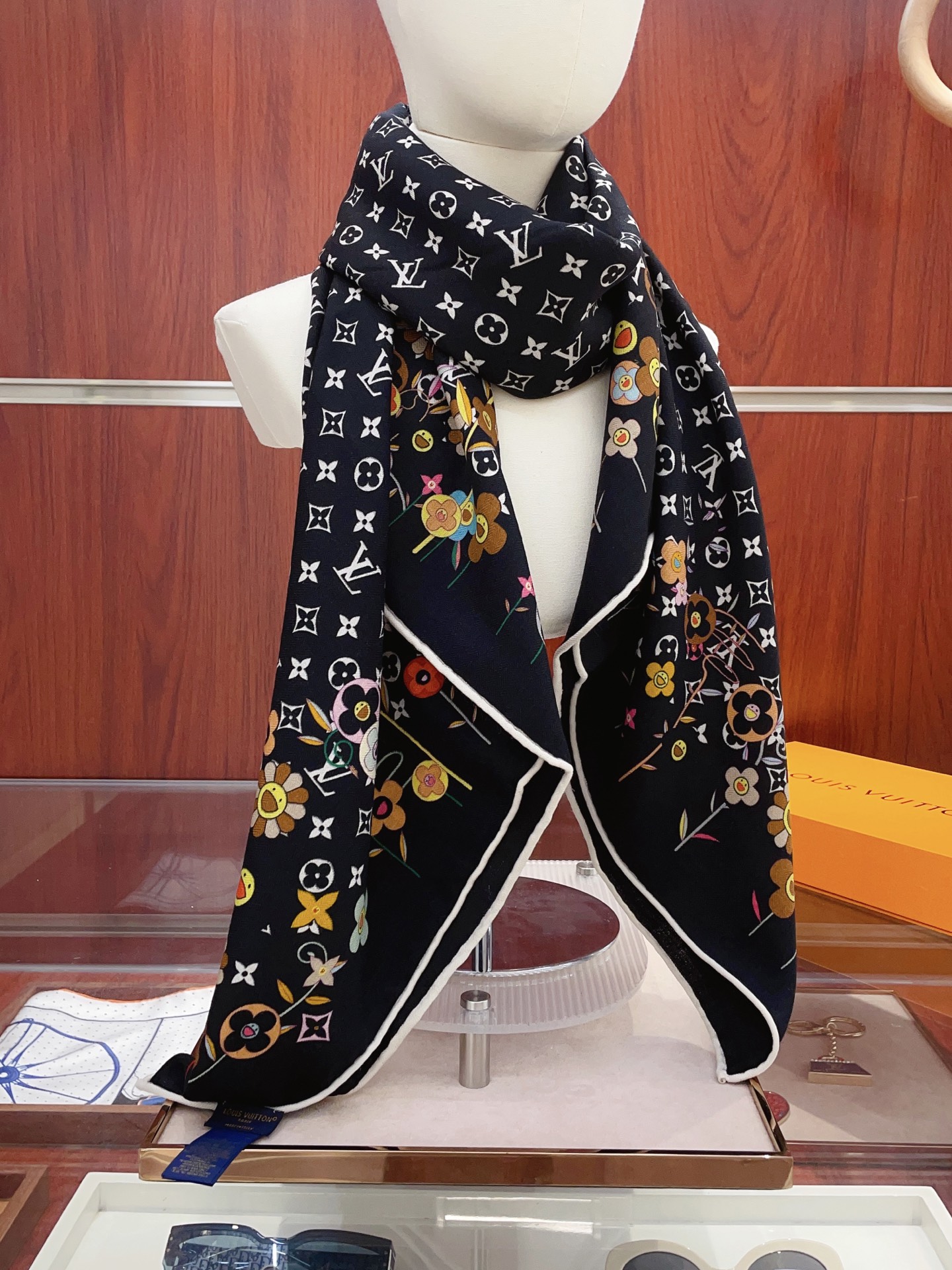 NO:338657,[Double-sided and same color silk wool style] L-home cashmere new style, it is said to be good to buy it, recommended, double-sided and same color cashmere square scarf, donkey family ZG popular three-dimensional presentation pattern and pattern, very high grade, special craftsmanship, high-end research and development, and stunningly launched, special cutting-edge technology processing is loved by white and rich beauty. Whether it is quality, style, price, they scream, super high cost performance, absolutely worth buying, size 140cm*140cm, 70 cashmere silk high-version scarf, high-version scarf, louis vuitton, louis vuitton, louis vuitton, louis vuitton, real silk, size 140cm*140cm, 70 cashmere silk high-version scarf, high-version scarf, louis vuitton, louis vuitton, louis vuitton, louis vuitton, real silk19860909【双面同色 丝毛款】L家羊绒新款 买了都说好看推荐双面同色羊绒方巾驴家ZG爆款立体呈现图案纹路实物档次极高特殊工艺高端研发惊艳问世特殊尖端工艺处理受到白富美的喜欢 无论是品质 款式 价格都令大牌控的她们尖叫 超高性价比 绝对值得入手尺寸140cm*140cm,70羊绒真丝高版本围巾,高版本围巾,louis vuitton,louis vuitton,louis vuitton,real silk,scarf