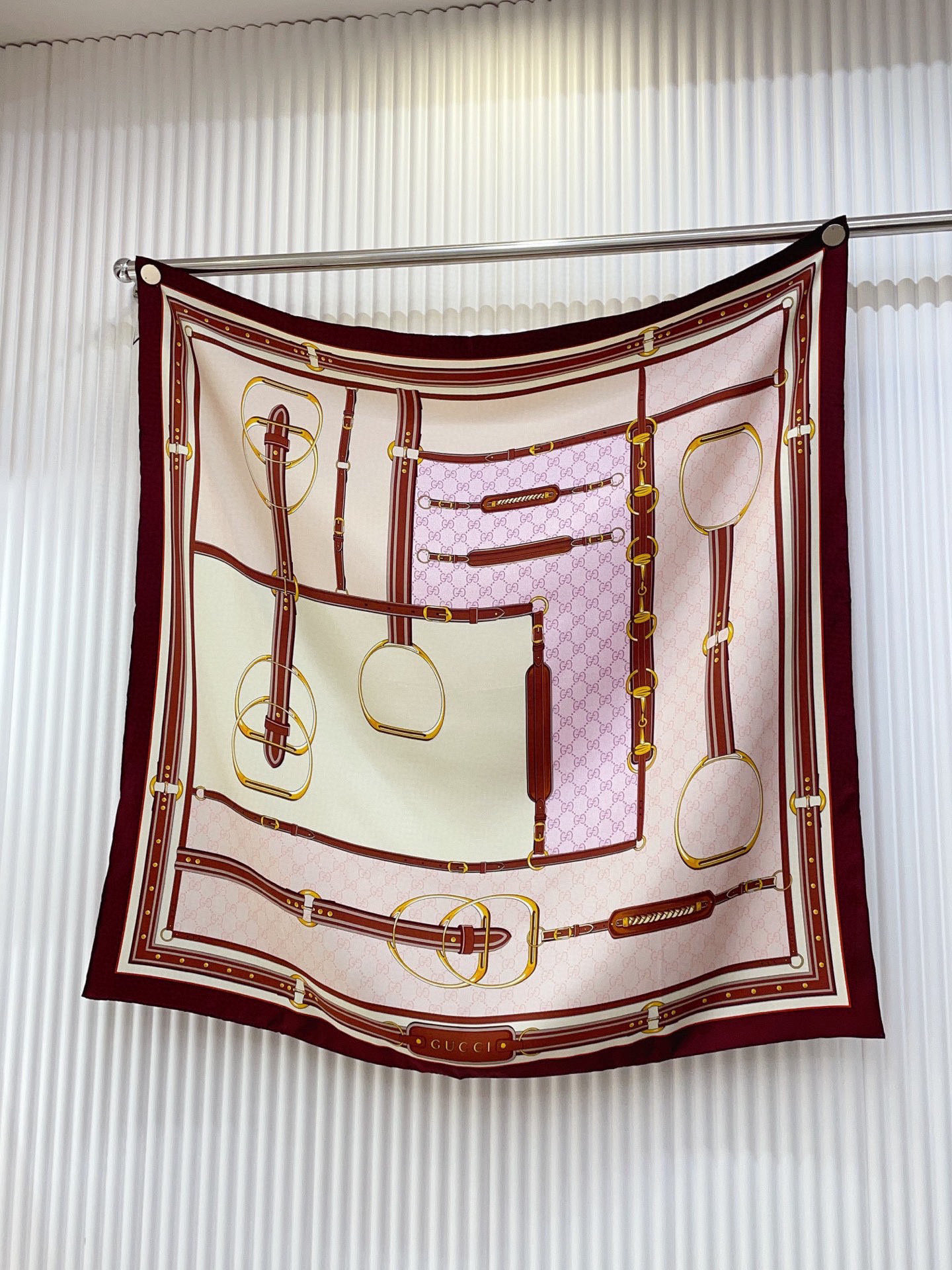 ✨✨【18姆米 双面同色】G家真丝新款🆕👏👏买了都说好看‼️推荐💕真丝方巾，顶级工艺超值‼️专柜爆款🎁💟