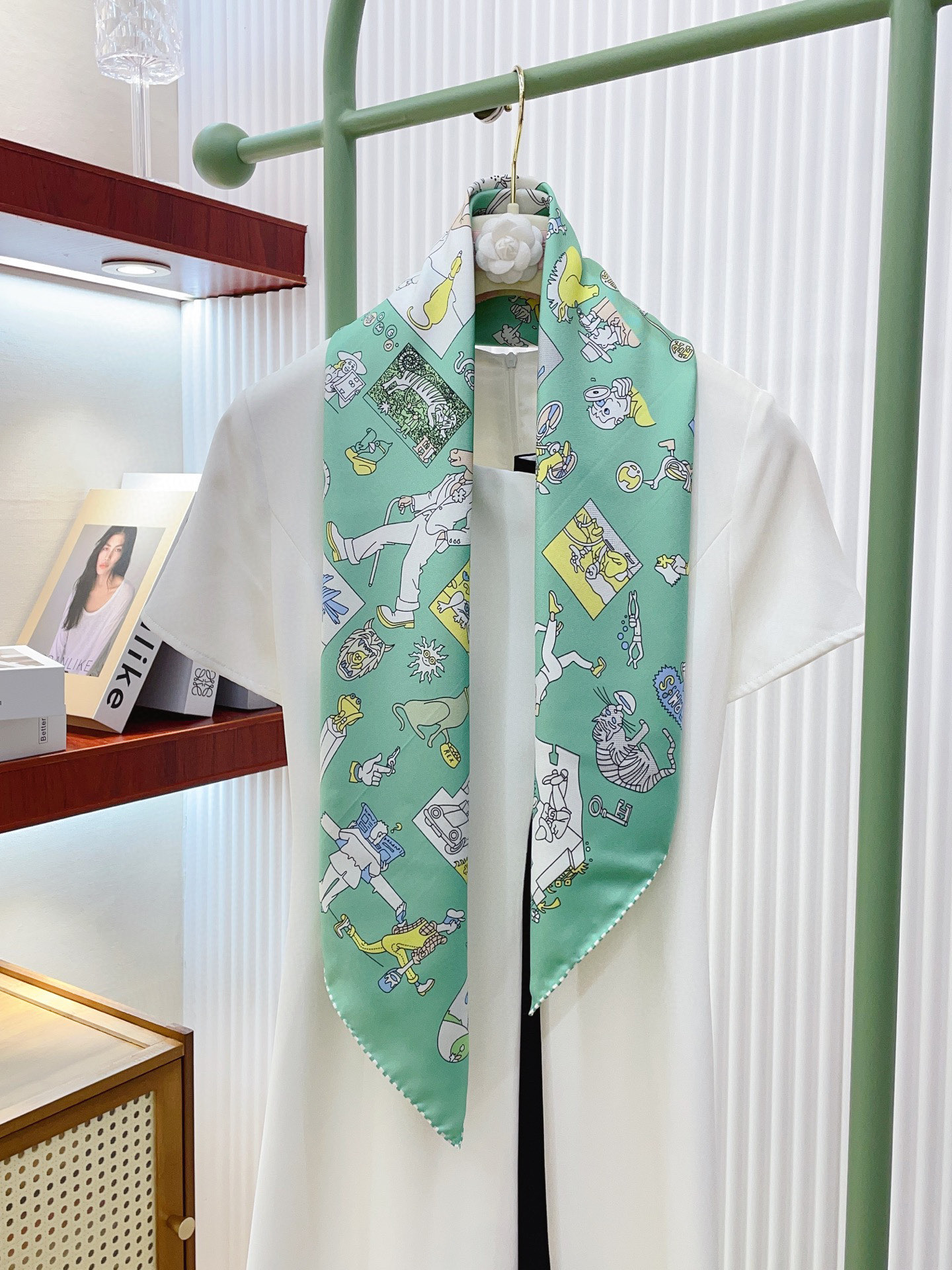 ✨✨【18姆米 双面同色】H**S真丝新款🆕👏👏买了都说好看‼️推荐💕【自由方巾90】真丝方巾，顶级工艺