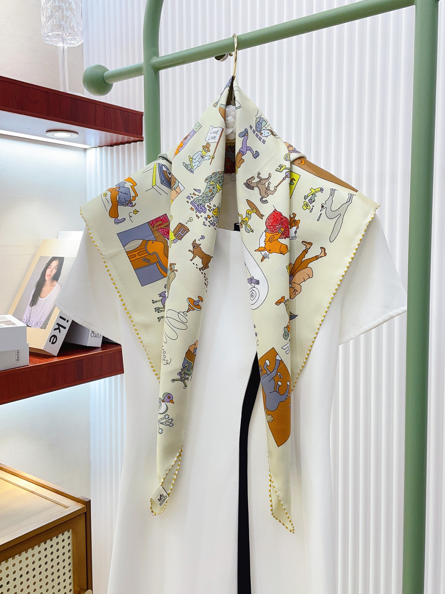 ✨✨【18姆米 双面同色】H**S真丝新款🆕👏👏买了都说好看‼️推荐💕【自由方巾90】真丝方巾，顶级工艺