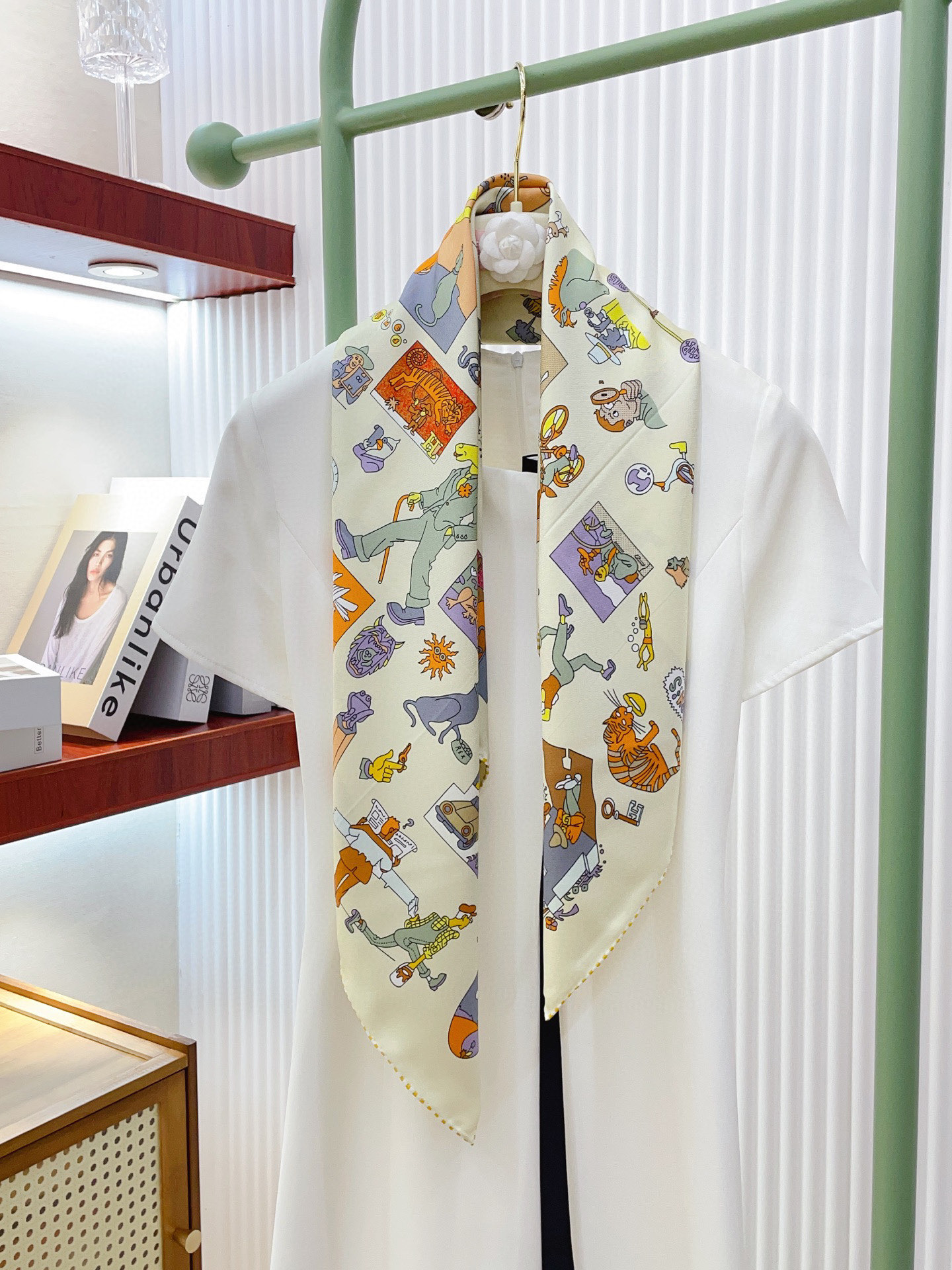 ✨✨【18姆米 双面同色】H**S真丝新款🆕👏👏买了都说好看‼️推荐💕【自由方巾90】真丝方巾，顶级工艺