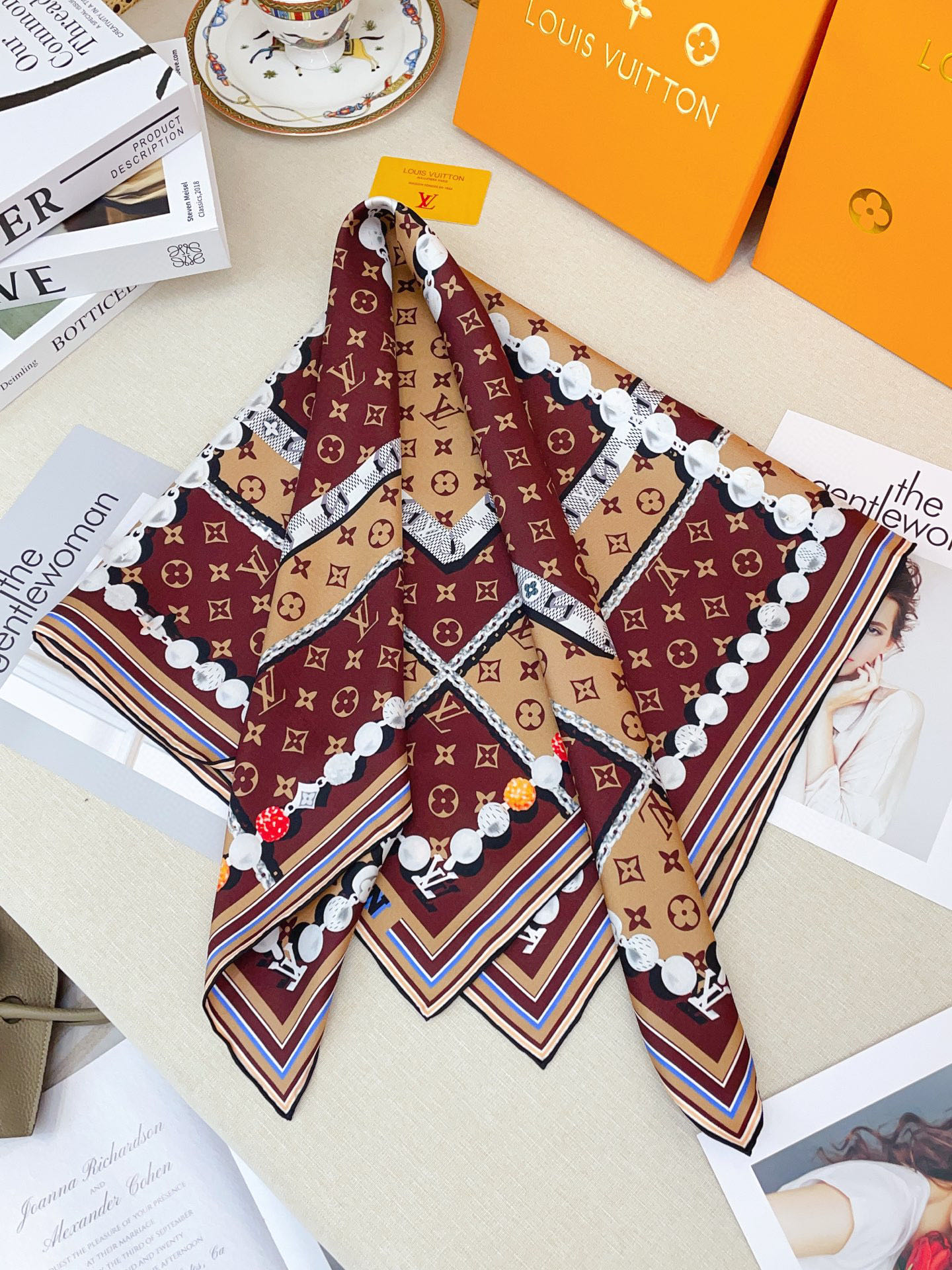 ✨✨【18姆米 双面同色】上身效果疯狂的喜欢❗️专柜也是刚刚上架的，L*最最新款~非常有看头，L的这类元