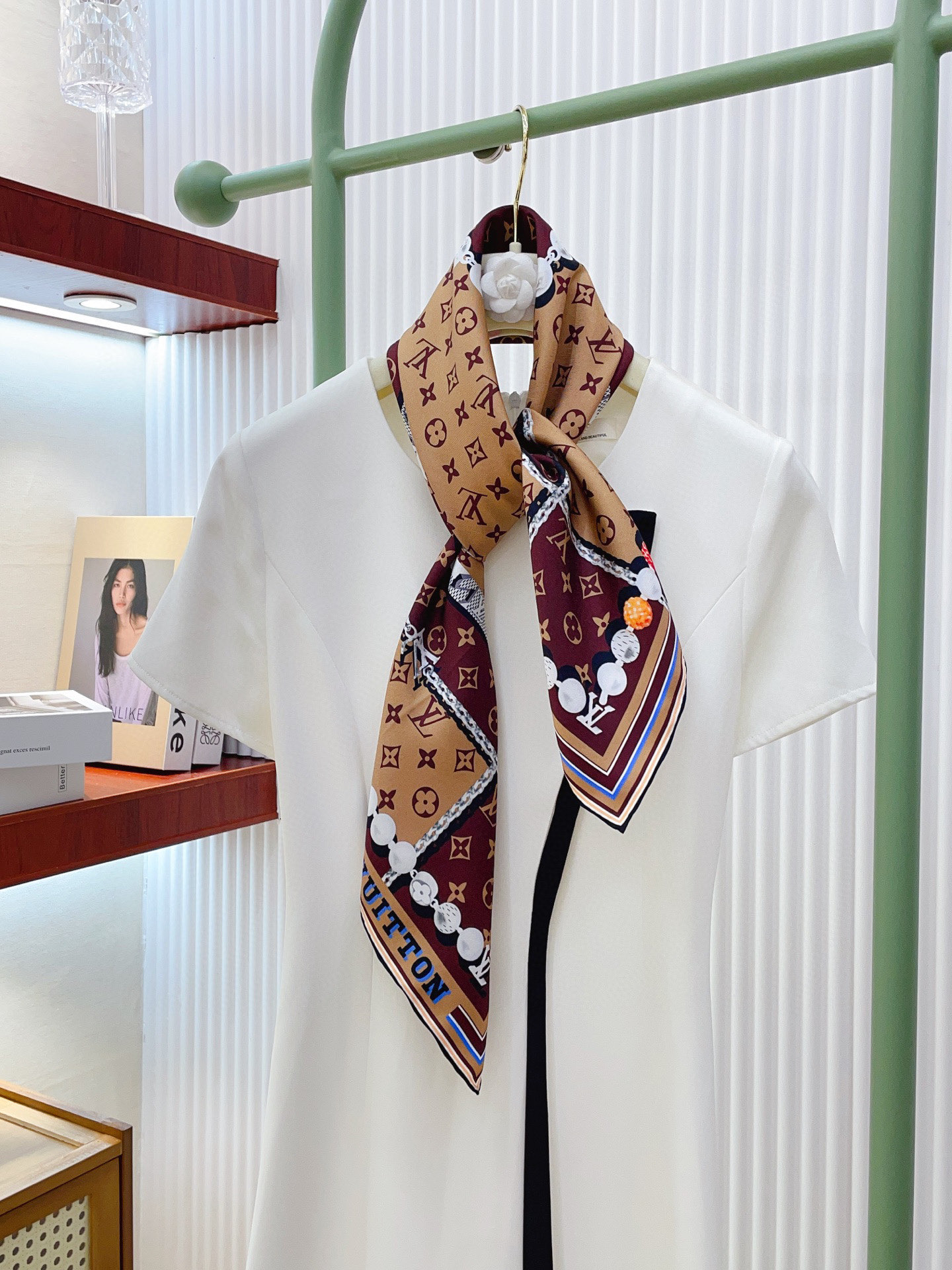 ✨✨【18姆米 双面同色】上身效果疯狂的喜欢❗️专柜也是刚刚上架的，L*最最新款~非常有看头，L的这类元