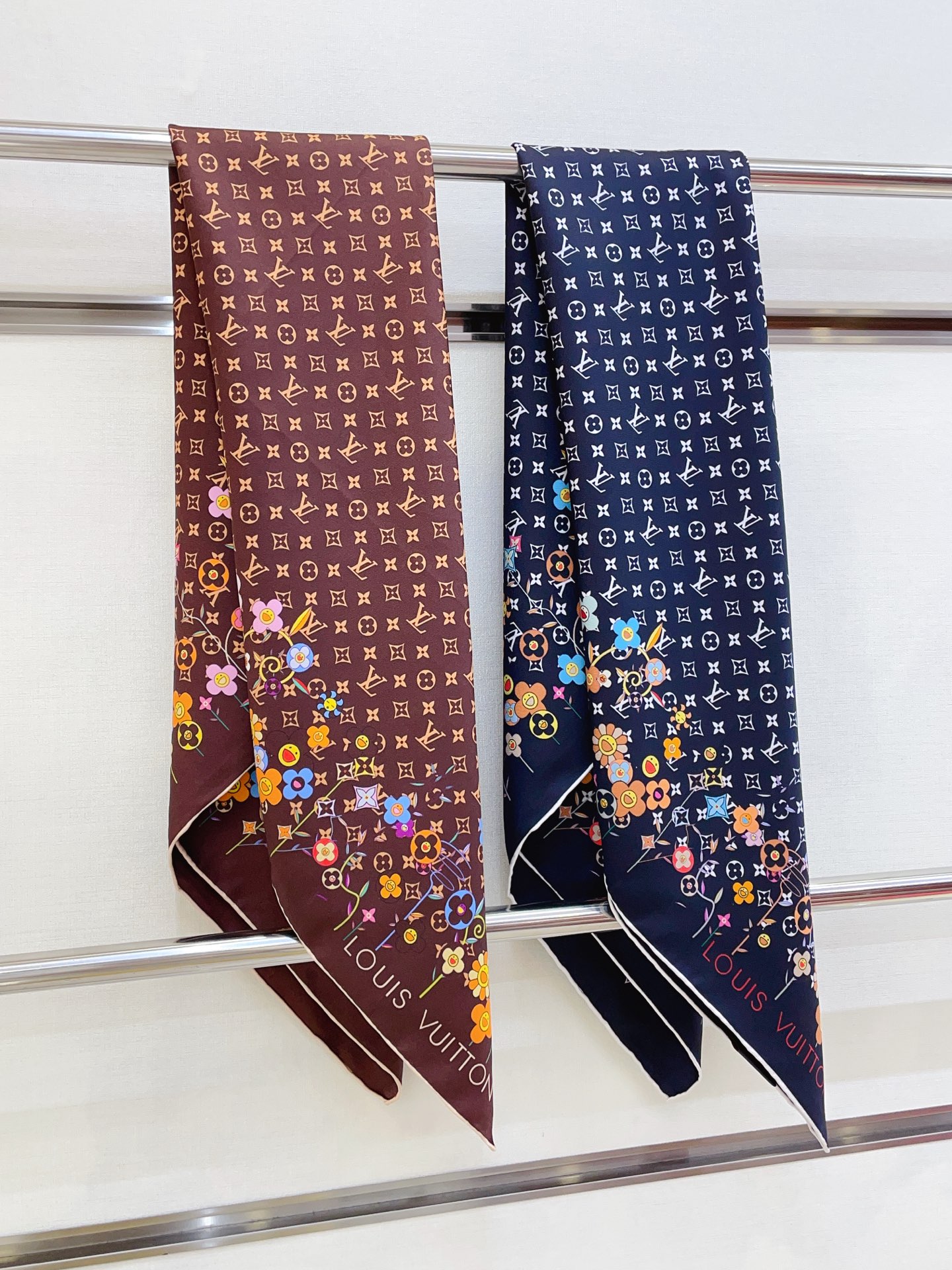 ✨✨【18姆米 双面同色】上身效果疯狂的喜欢❗️专柜也是刚刚上架的，L*最最新款~非常有看头，L的这类元