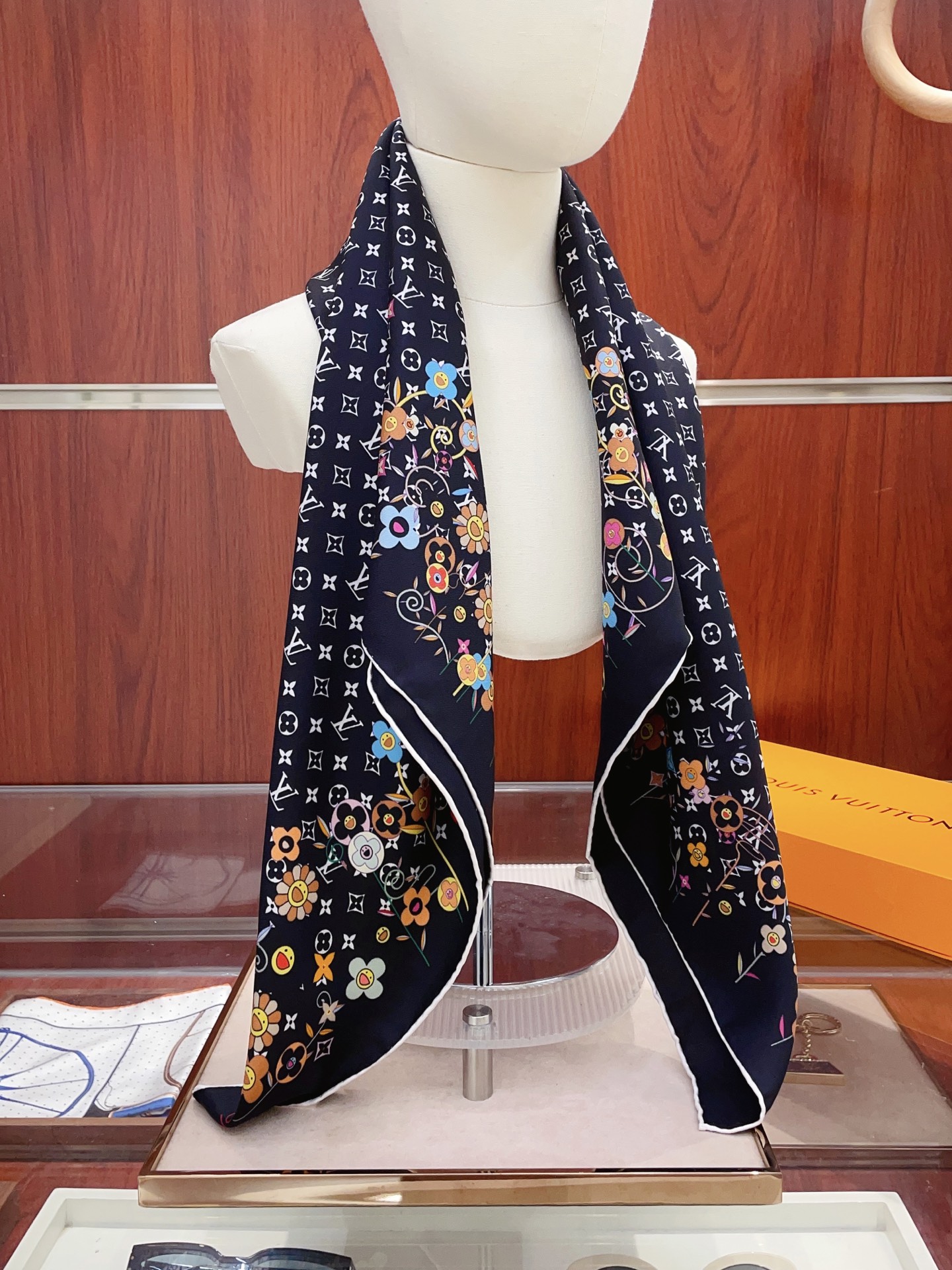 ✨✨【18姆米 双面同色】上身效果疯狂的喜欢❗️专柜也是刚刚上架的，L*最最新款~非常有看头，L的这类元