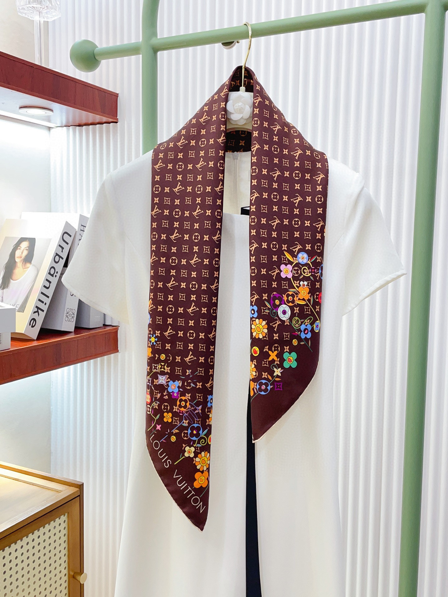 ✨✨【18姆米 双面同色】上身效果疯狂的喜欢❗️专柜也是刚刚上架的，L*最最新款~非常有看头，L的这类元