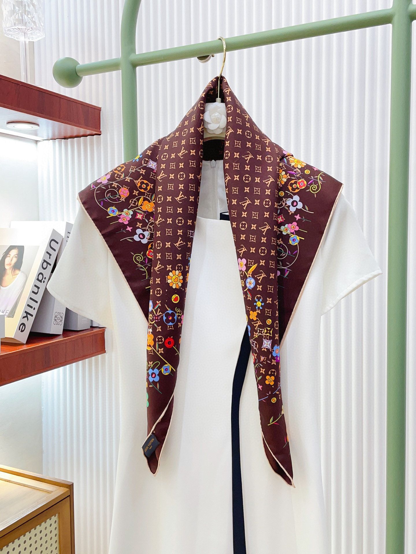 ✨✨【18姆米 双面同色】上身效果疯狂的喜欢❗️专柜也是刚刚上架的，L*最最新款~非常有看头，L的这类元