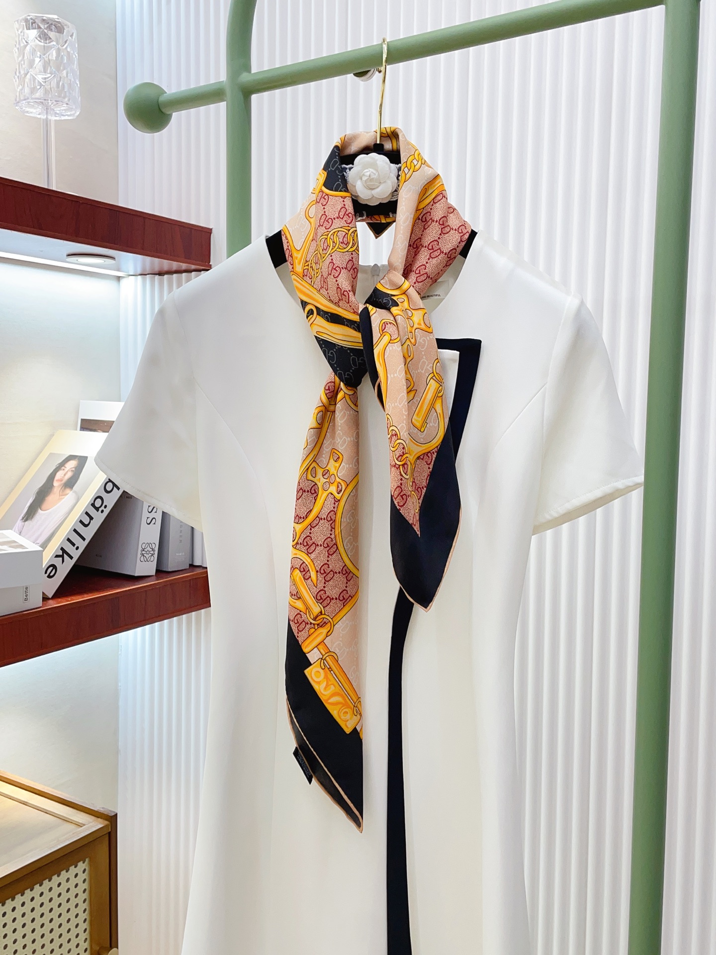 ✨✨【16姆米 单面】（G家和D家联名款）真丝新款🆕👏👏买了都说好看‼️推荐💕真丝方巾，顶级工艺超值‼️