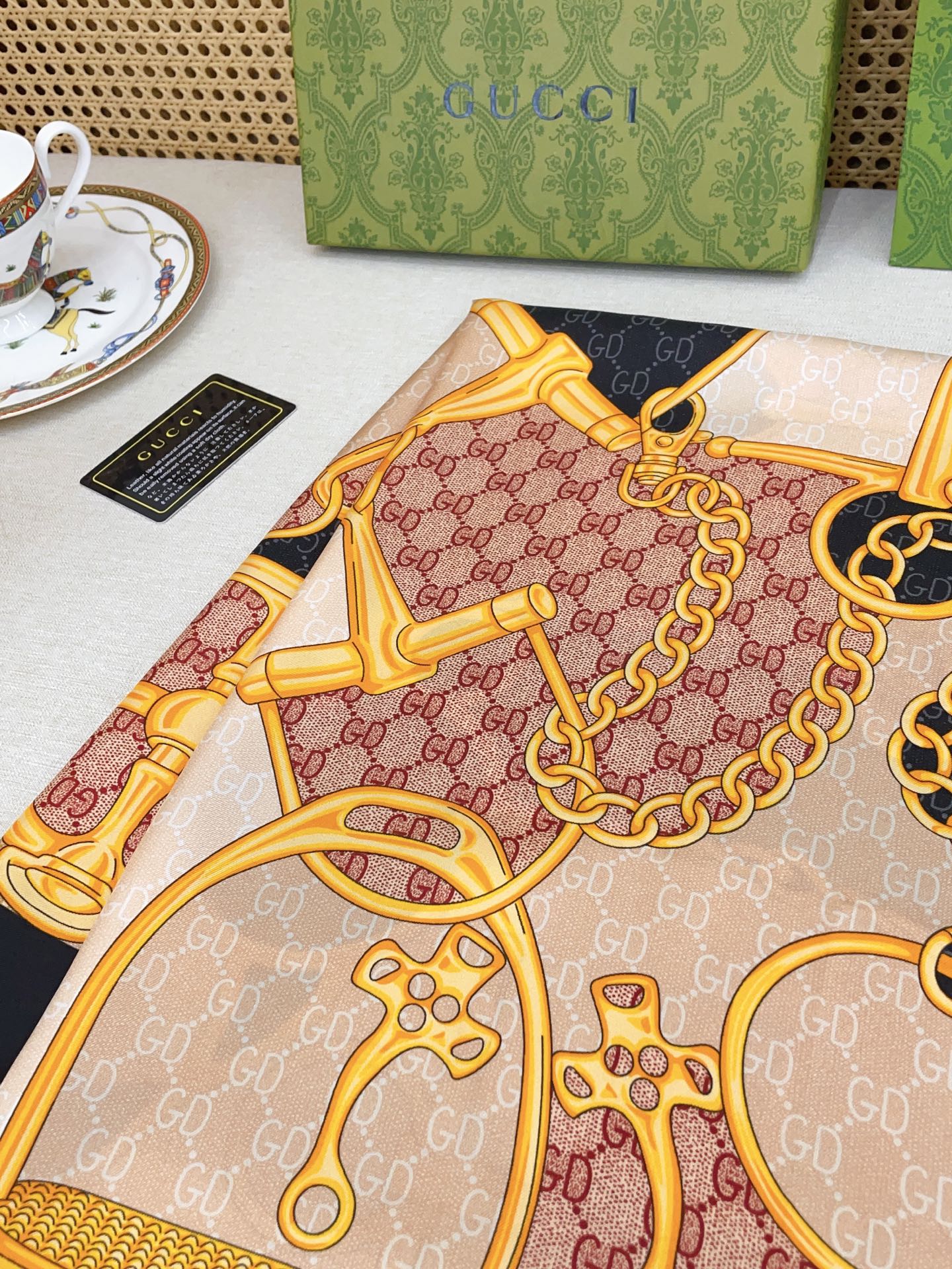 ✨✨【16姆米 单面】（G家和D家联名款）真丝新款🆕👏👏买了都说好看‼️推荐💕真丝方巾，顶级工艺超值‼️