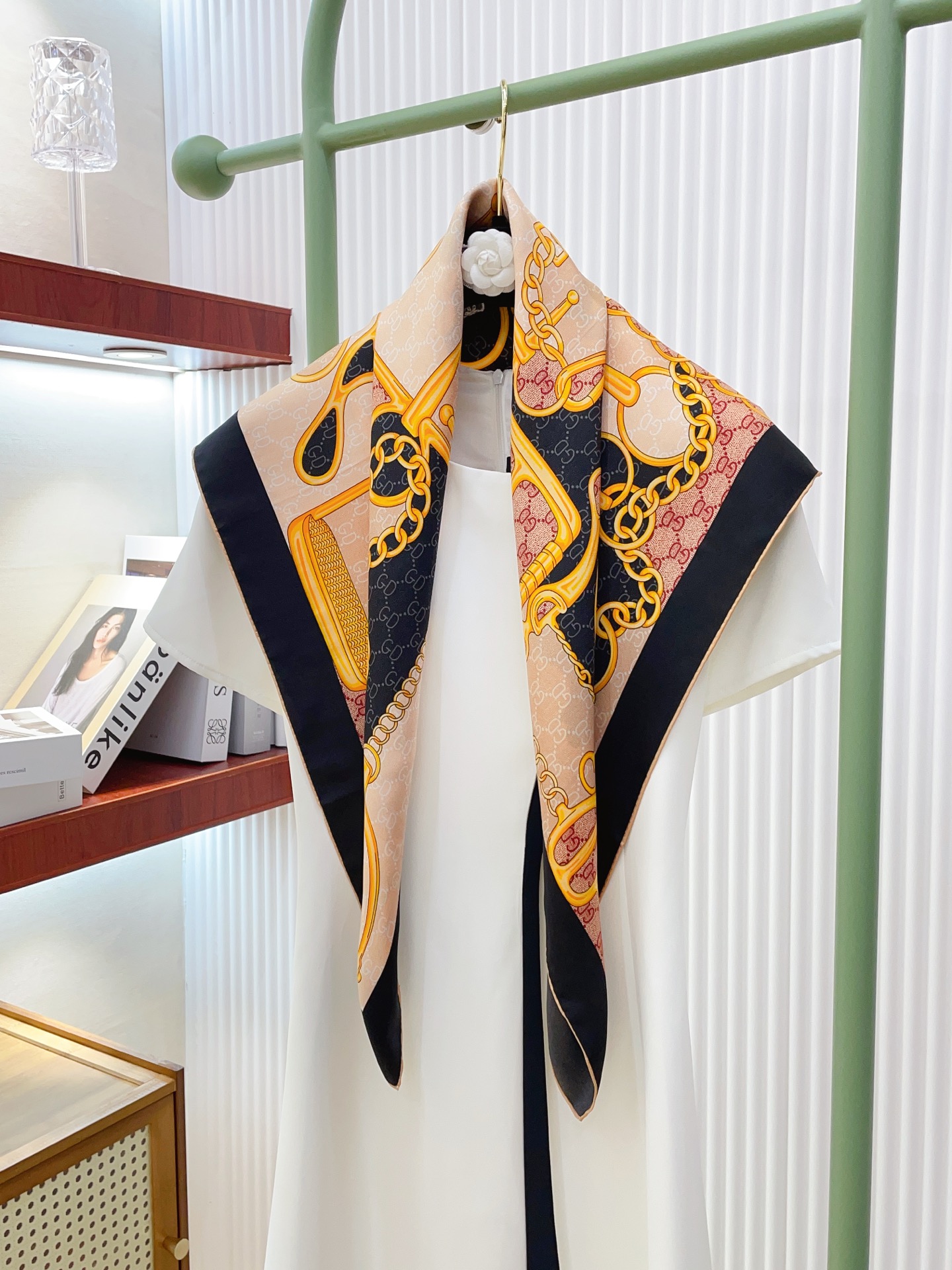 ✨✨【16姆米 单面】（G家和D家联名款）真丝新款🆕👏👏买了都说好看‼️推荐💕真丝方巾，顶级工艺超值‼️