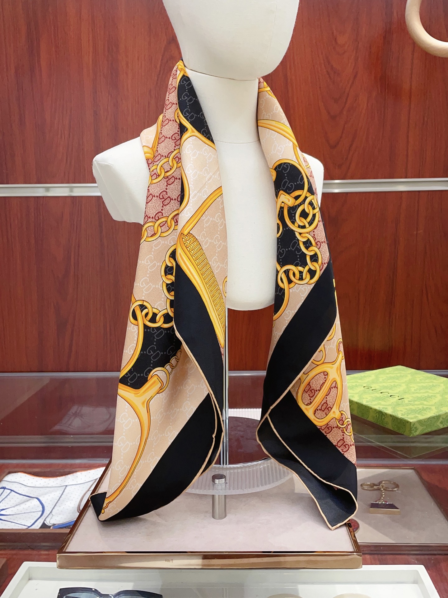 ✨✨【16姆米 单面】（G家和D家联名款）真丝新款🆕👏👏买了都说好看‼️推荐💕真丝方巾，顶级工艺超值‼️