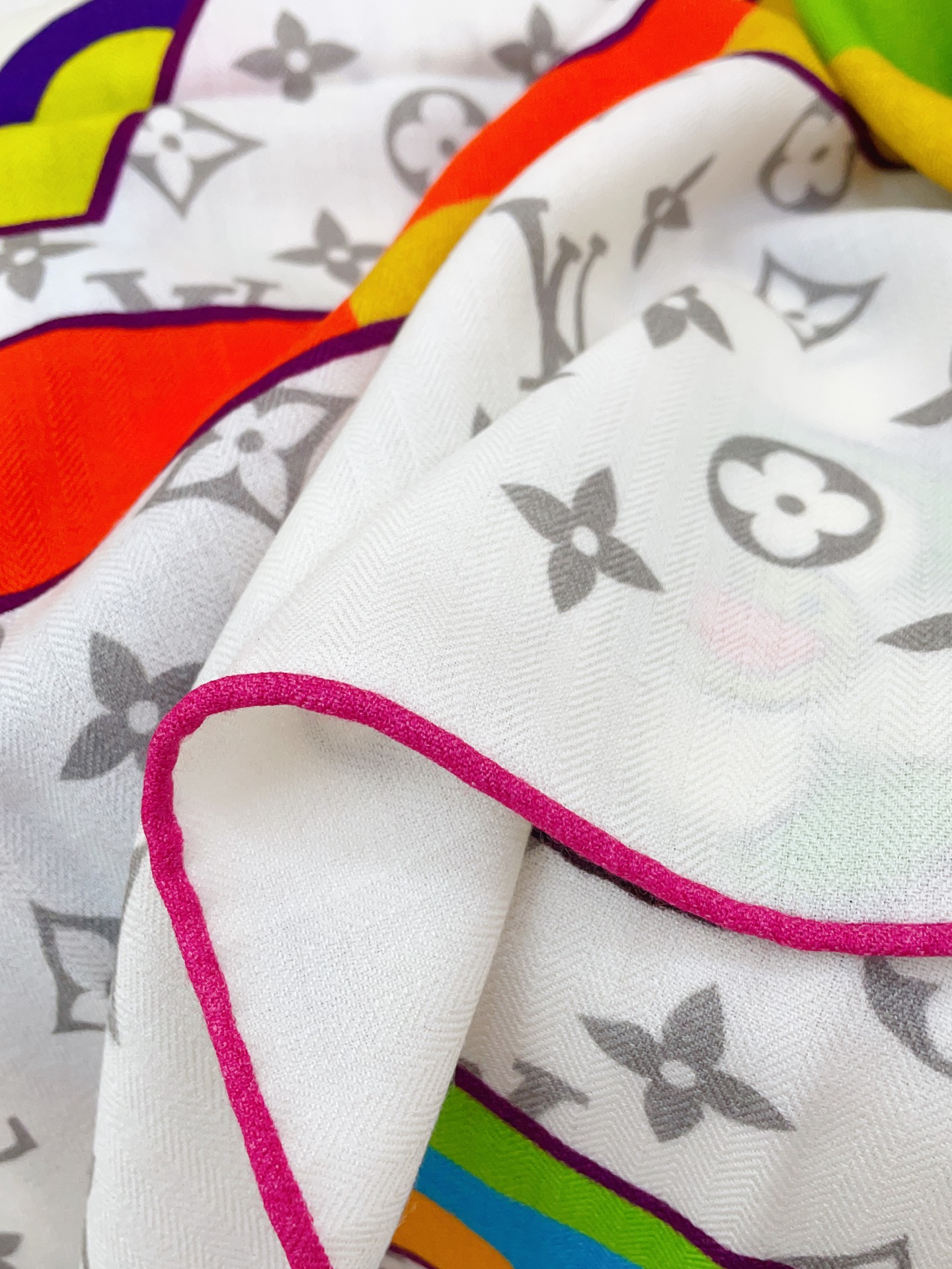 ✨✨【双面同色 丝毛款】L家羊绒新款 买了都说好看‼️推荐💕双面同色羊绒方巾‼️驴家ZG爆款🎁💟立体呈现