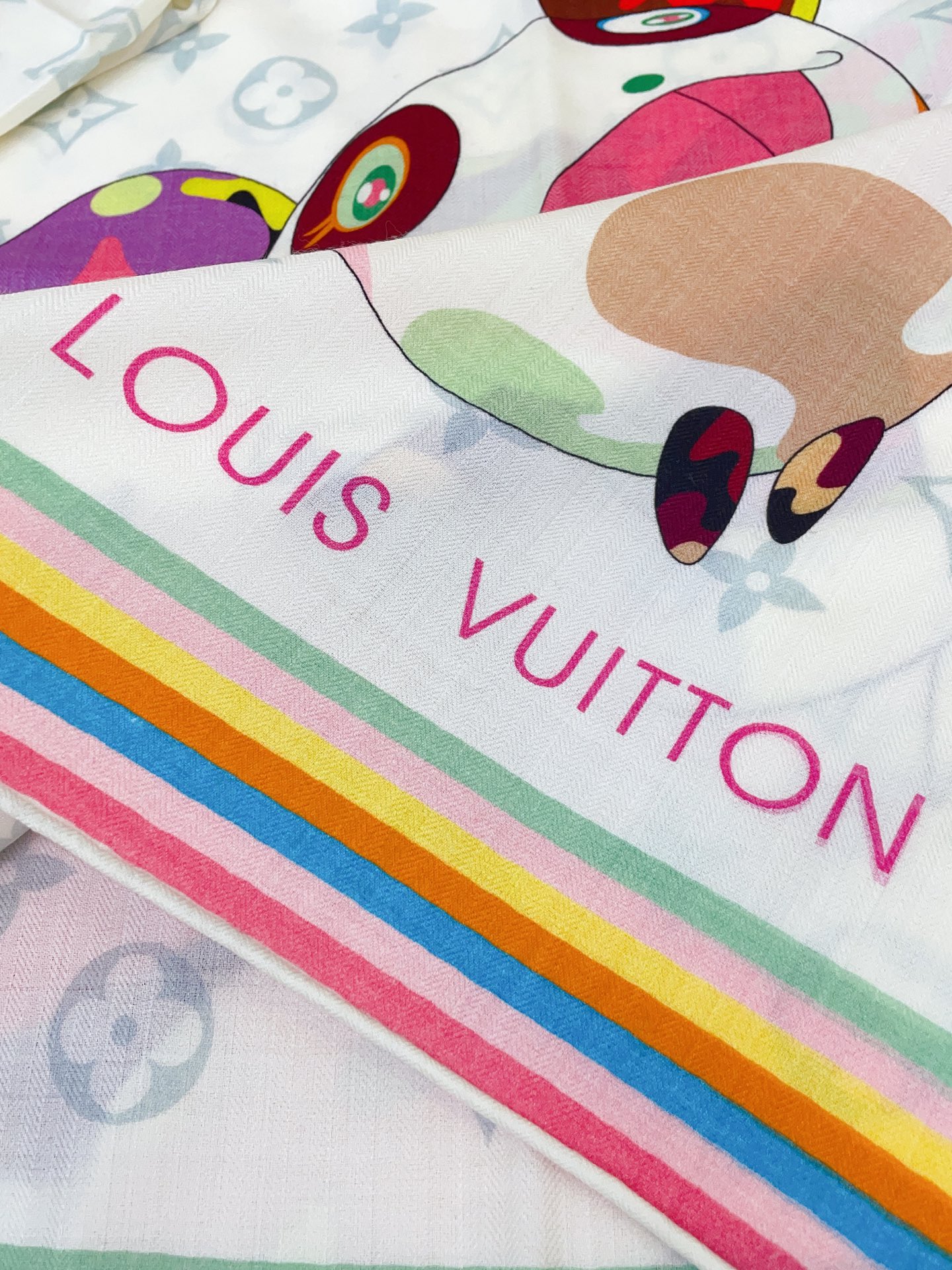 ✨✨【双面同色 丝毛款】L家羊绒新款 买了都说好看‼️推荐💕双面同色羊绒方巾‼️驴家ZG爆款🎁💟立体呈现