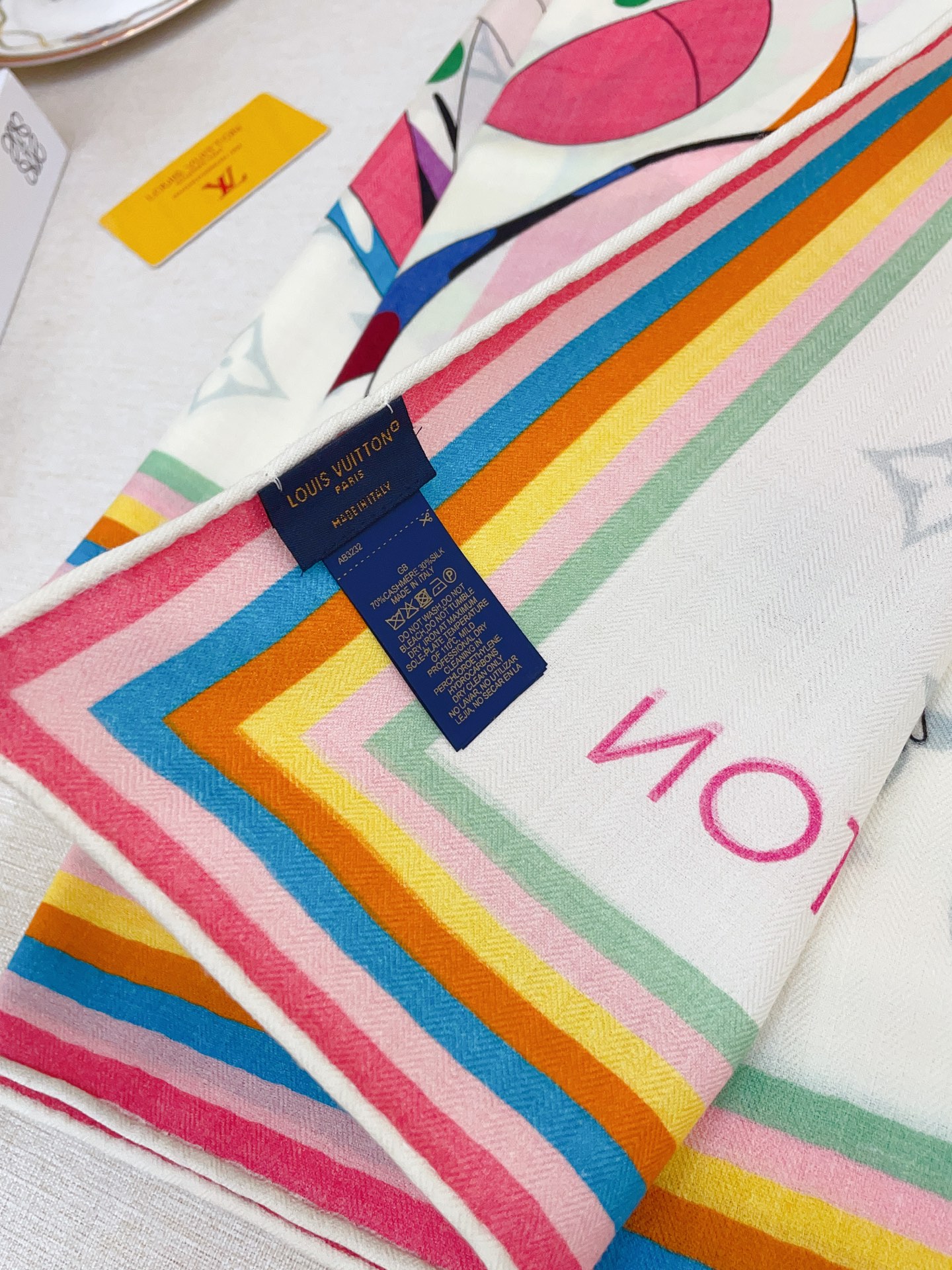 ✨✨【双面同色 丝毛款】L家羊绒新款 买了都说好看‼️推荐💕双面同色羊绒方巾‼️驴家ZG爆款🎁💟立体呈现