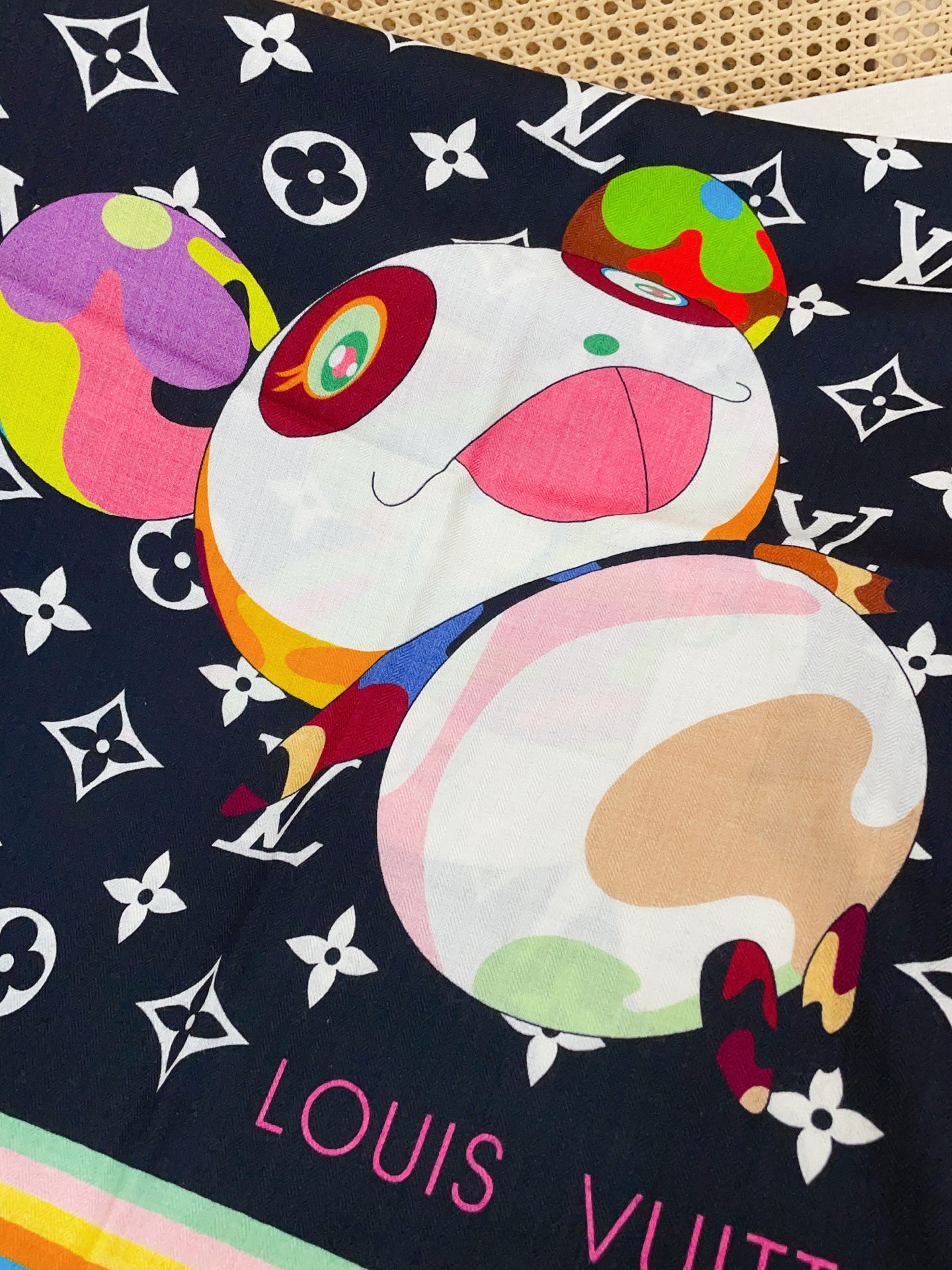 ✨✨【双面同色 丝毛款】L家羊绒新款 买了都说好看‼️推荐💕双面同色羊绒方巾‼️驴家ZG爆款🎁💟立体呈现