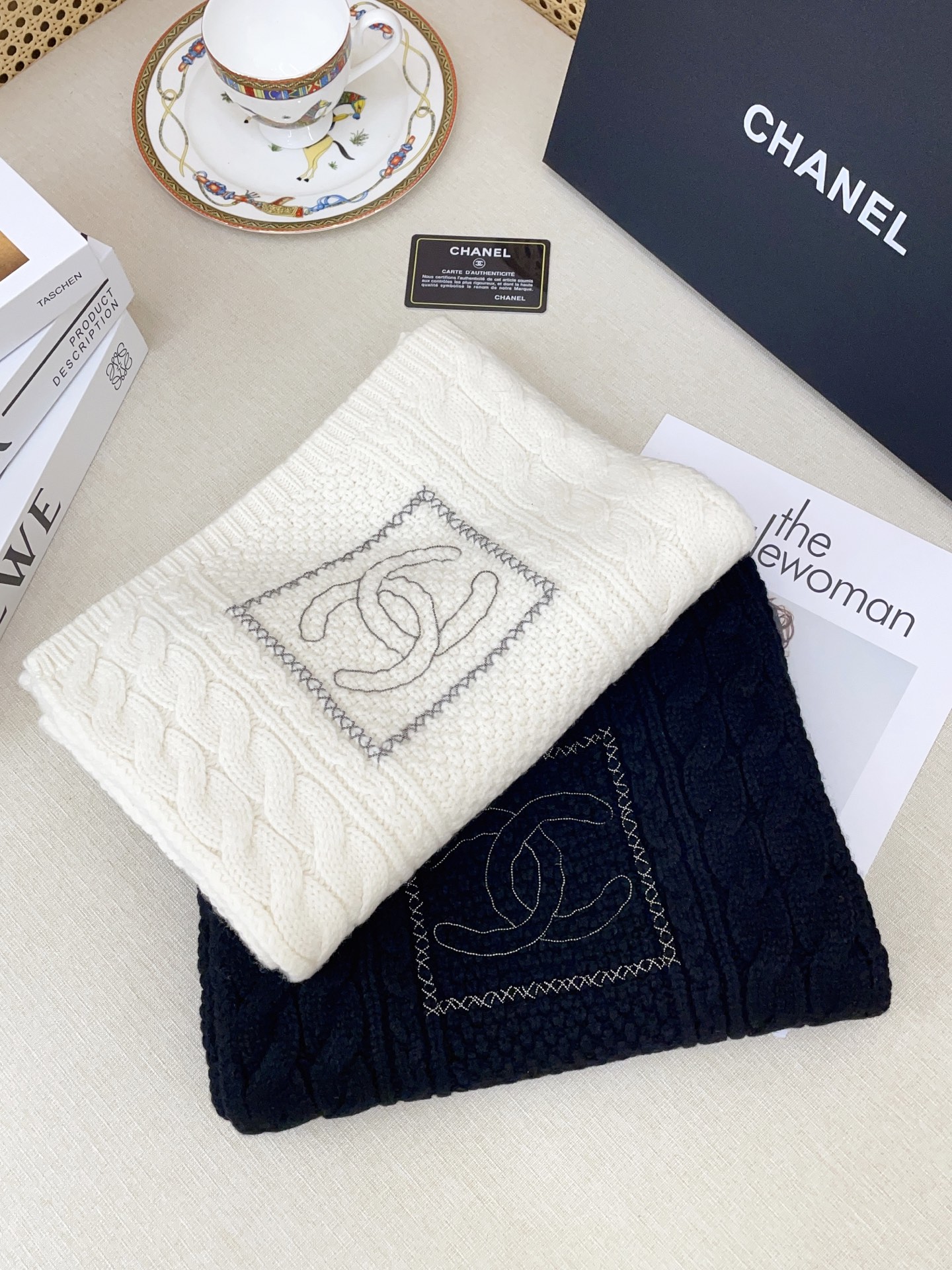 ✨✨小香针织羊绒长巾👏💙搭配手工串珠🏠顶级原单正品旷世绝美，顶级高端货👼【绝对值得珍藏👍】👏小香家绝美百