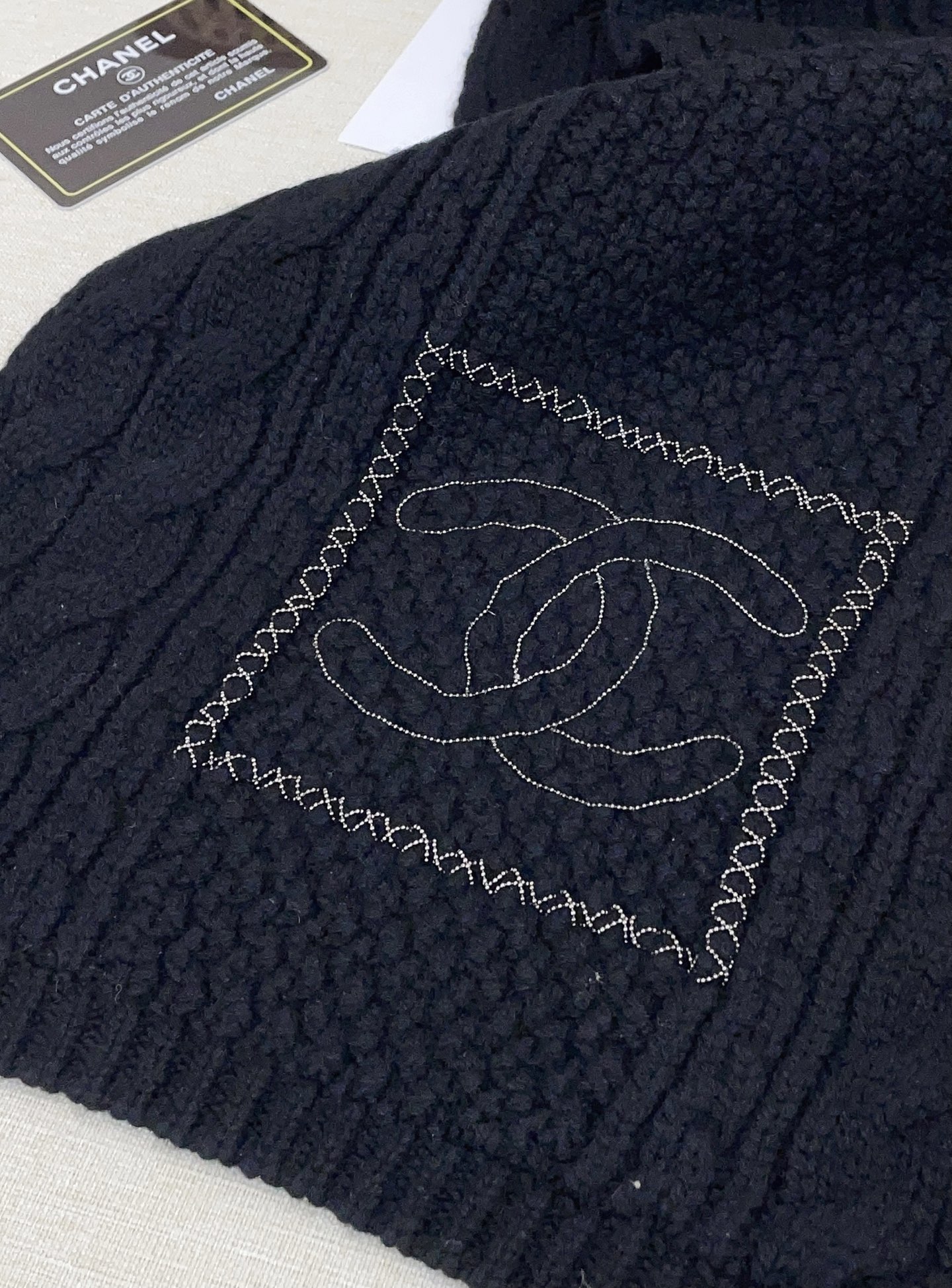 ✨✨小香针织羊绒长巾👏💙搭配手工串珠🏠顶级原单正品旷世绝美，顶级高端货👼【绝对值得珍藏👍】👏小香家绝美百