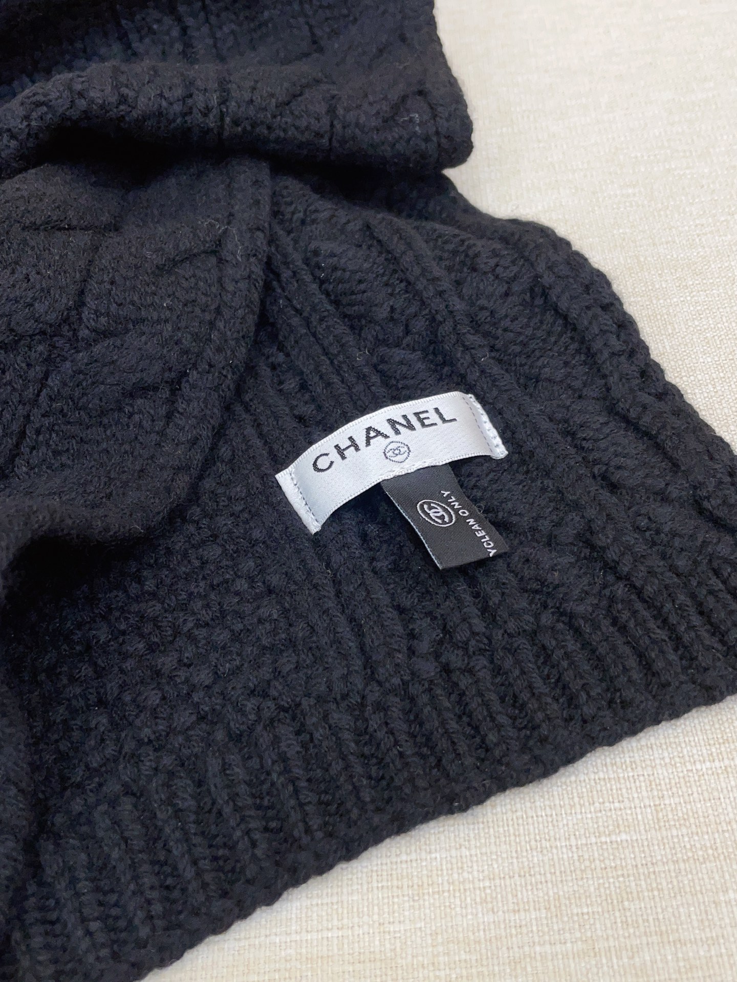 ✨✨小香针织羊绒长巾👏💙搭配手工串珠🏠顶级原单正品旷世绝美，顶级高端货👼【绝对值得珍藏👍】👏小香家绝美百