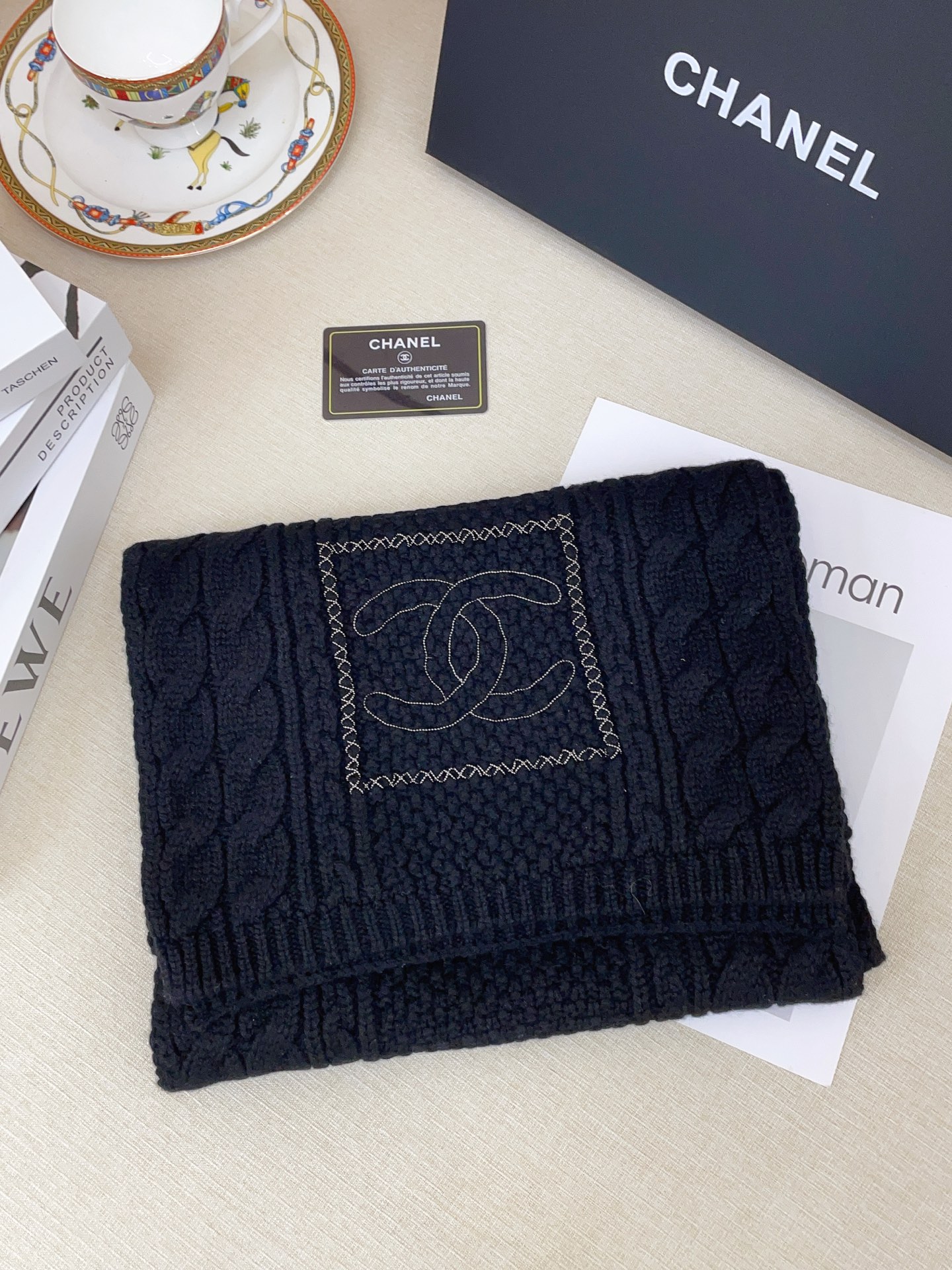 ✨✨小香针织羊绒长巾👏💙搭配手工串珠🏠顶级原单正品旷世绝美，顶级高端货👼【绝对值得珍藏👍】👏小香家绝美百