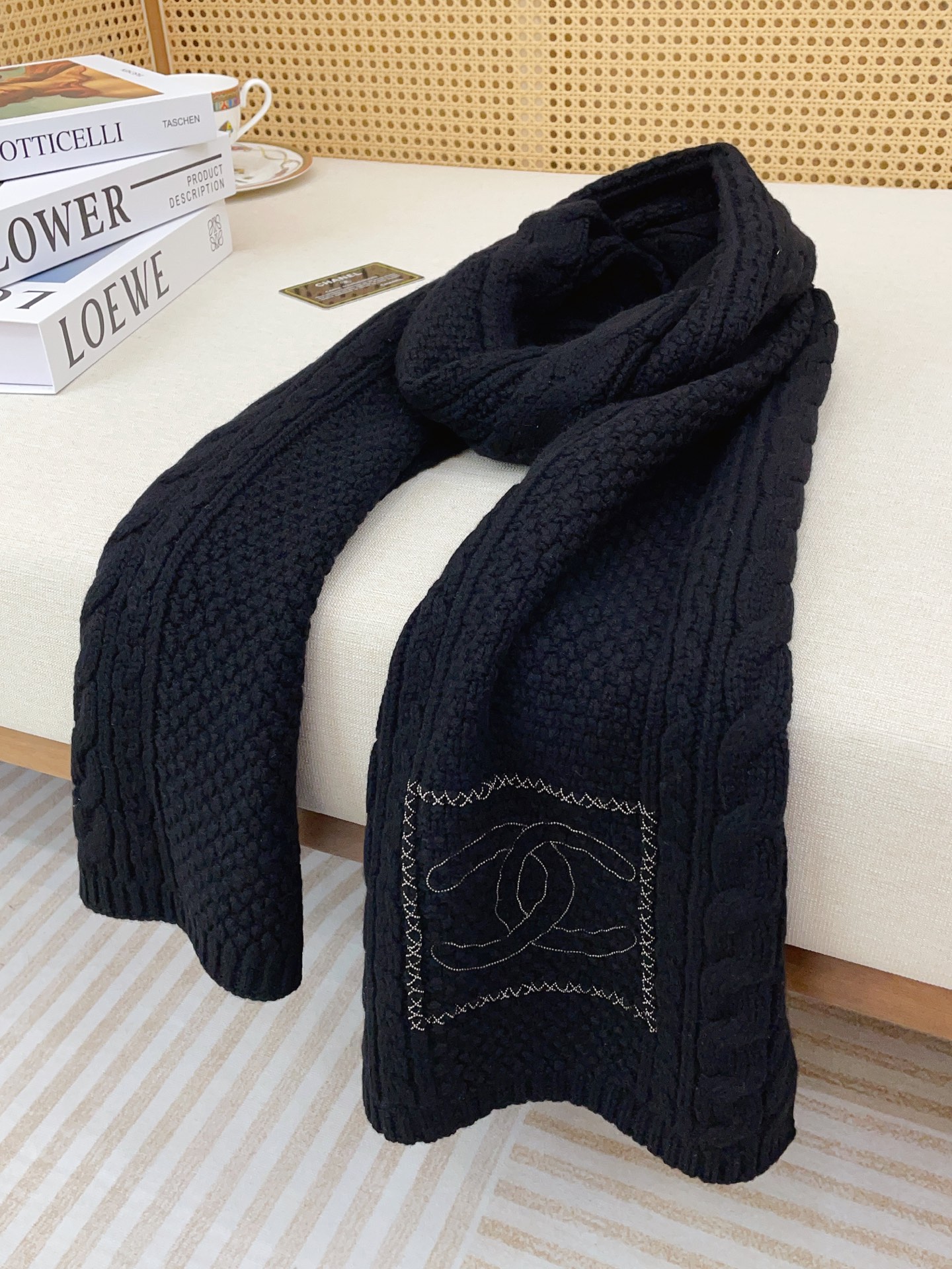 ✨✨小香针织羊绒长巾👏💙搭配手工串珠🏠顶级原单正品旷世绝美，顶级高端货👼【绝对值得珍藏👍】👏小香家绝美百