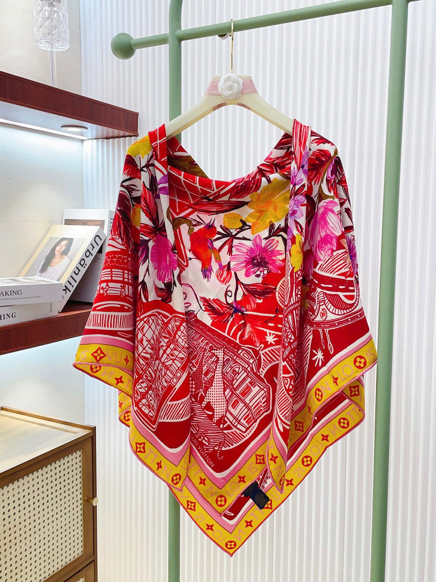 ✨✨【双面同色 丝毛款】L家羊绒新款 买了都说好看‼️推荐💕双面同色羊绒方巾‼️驴家ZG爆款🎁💟立体呈现