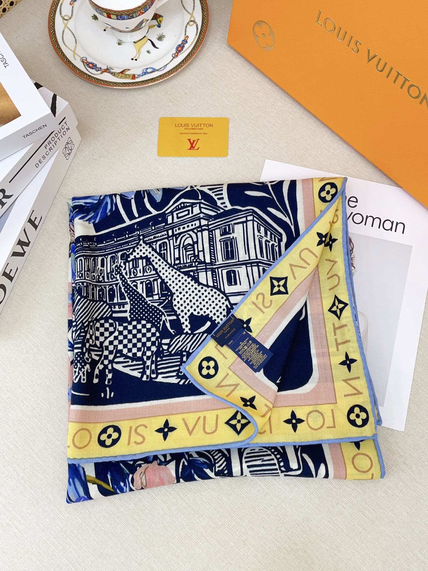 ✨✨【双面同色 丝毛款】L家羊绒新款 买了都说好看‼️推荐💕双面同色羊绒方巾‼️驴家ZG爆款🎁💟立体呈现