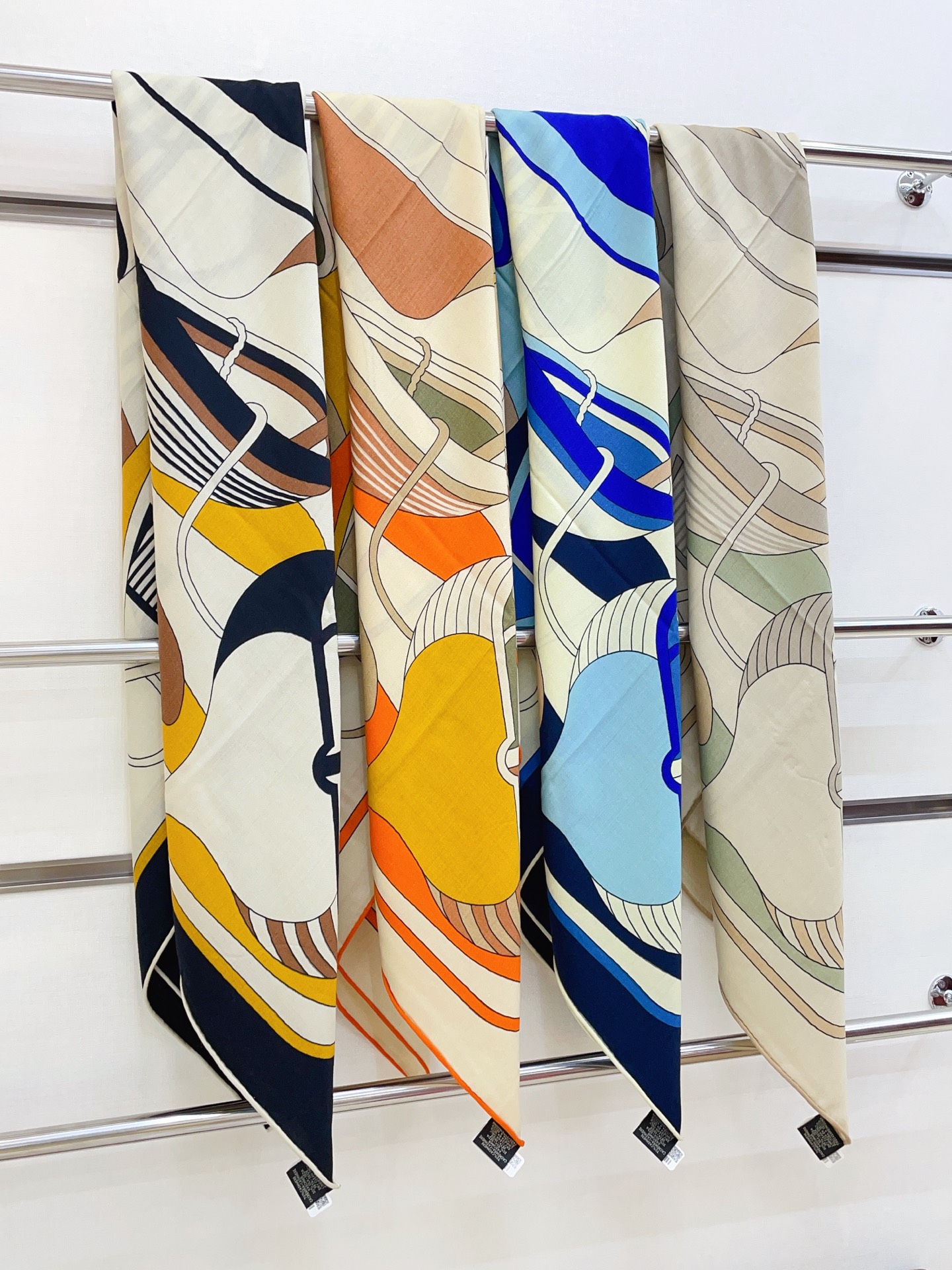 ✨✨【双面同色 丝毛款】H家羊绒新款 买了都说好看‼️推荐💕【Thalassa 140】羊绒方巾‼️H家