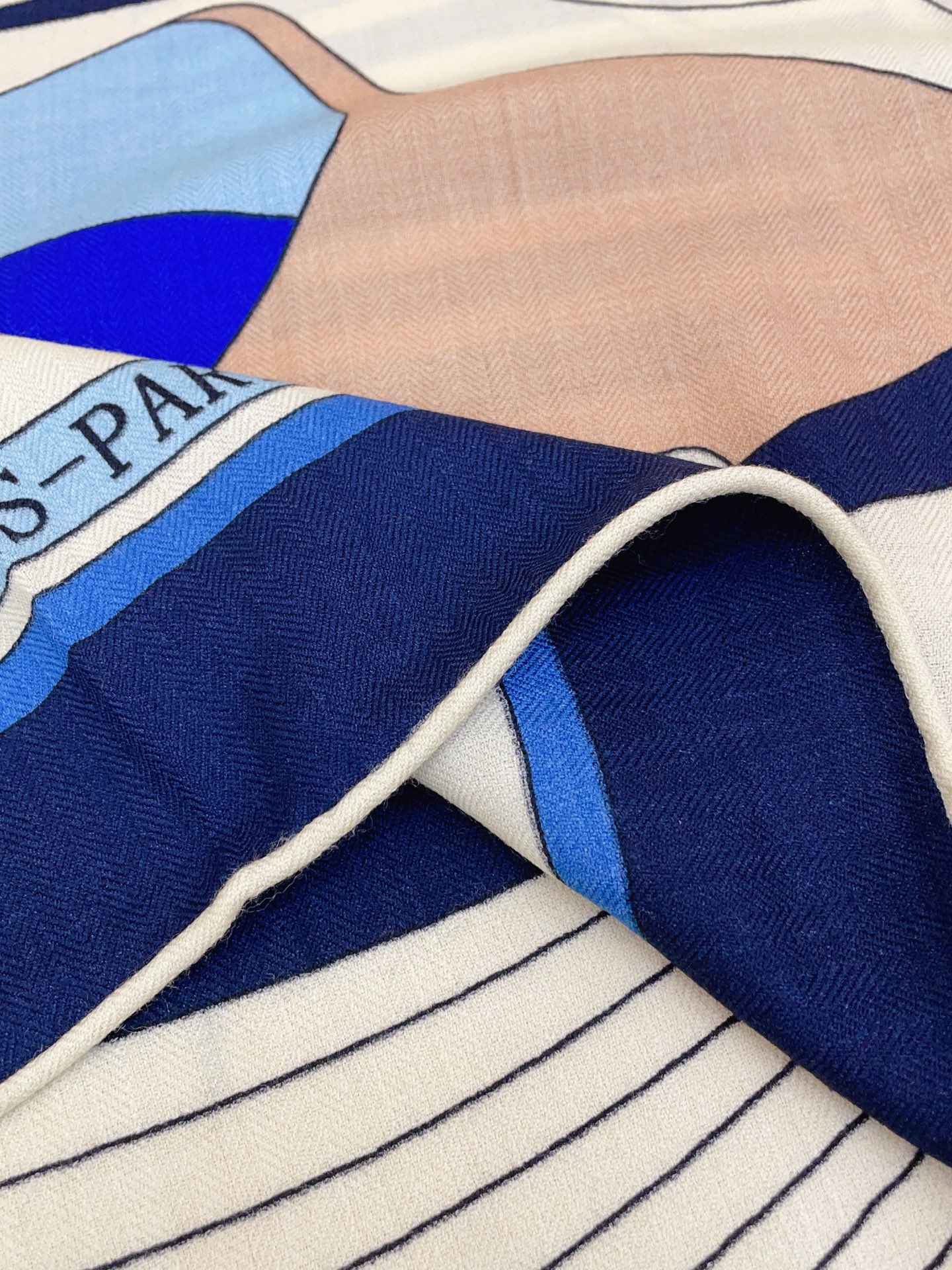 ✨✨【双面同色 丝毛款】H家羊绒新款 买了都说好看‼️推荐💕【Thalassa 140】羊绒方巾‼️H家