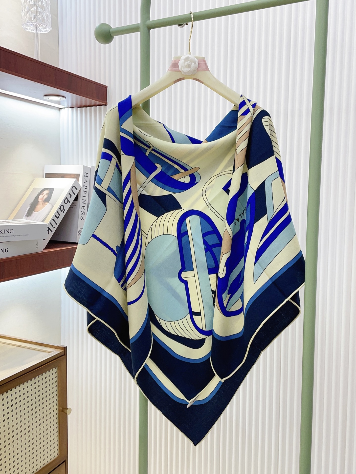 ✨✨【双面同色 丝毛款】H家羊绒新款 买了都说好看‼️推荐💕【Thalassa 140】羊绒方巾‼️H家