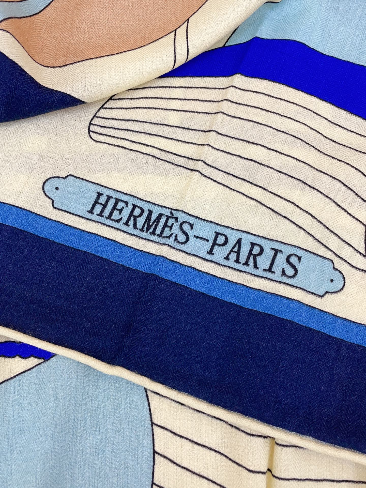 ✨✨【双面同色 丝毛款】H家羊绒新款 买了都说好看‼️推荐💕【Thalassa 140】羊绒方巾‼️H家